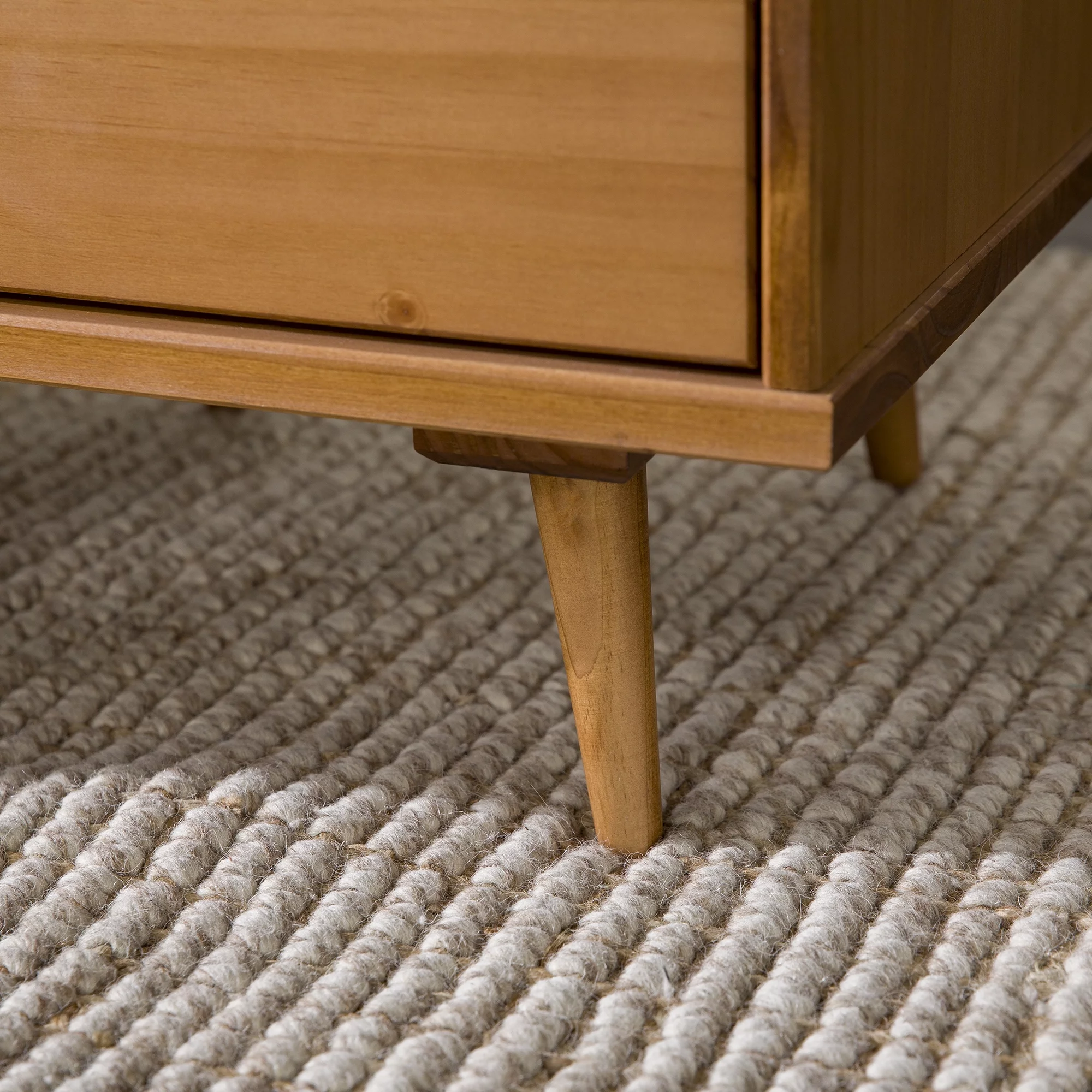 Walker Edison 24” Mid-Century Modern Groove Handle 1-Drawer Side Table, Caramel