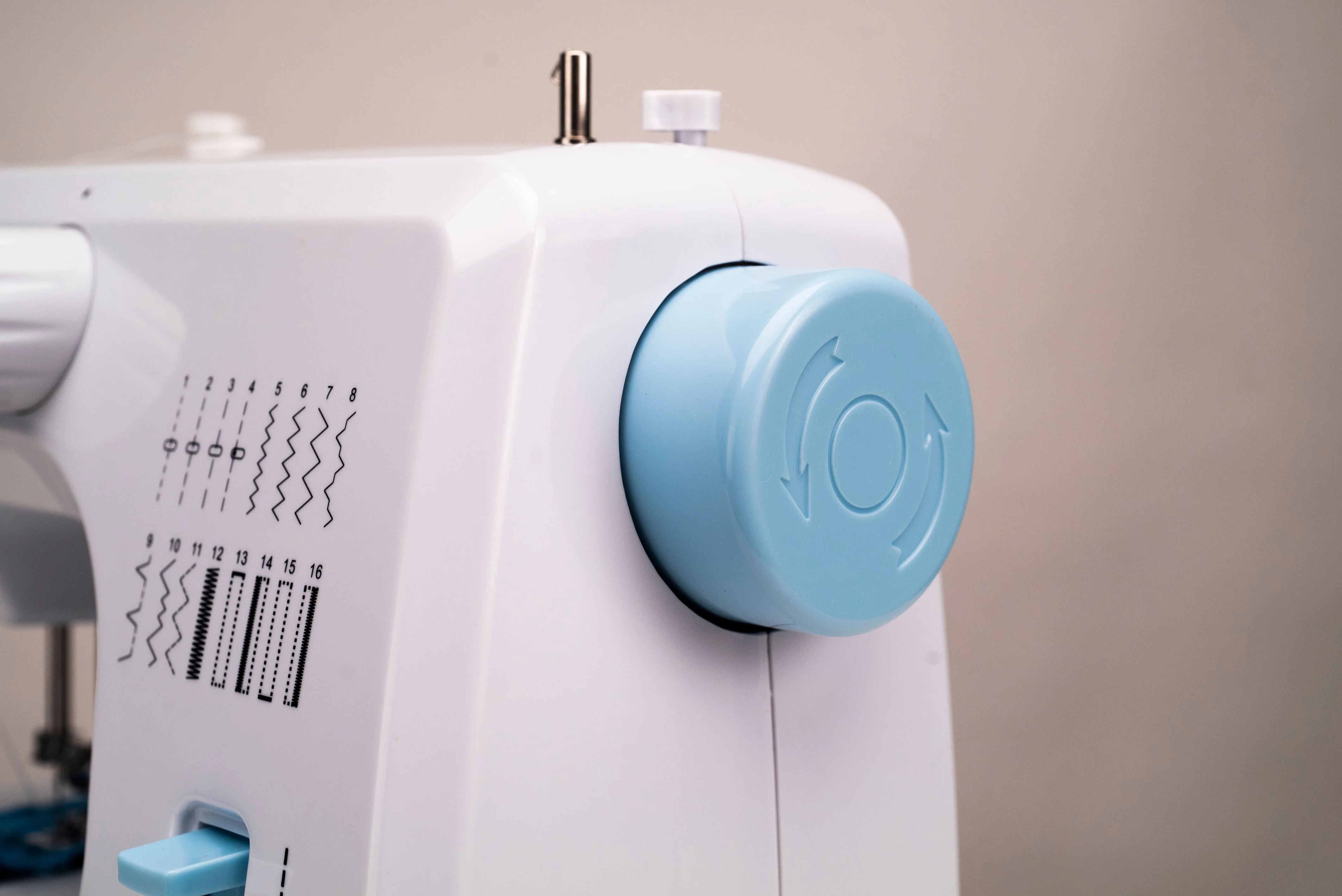 Michley SS-700+ 16-Stitch Desktop Sewing Machine, 863975000143