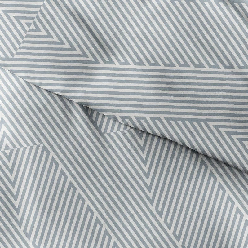 Noble Linens Light Blue Modern Diagonal 3-Piece 3-Piece Duvet Cover Set, Full/Queen