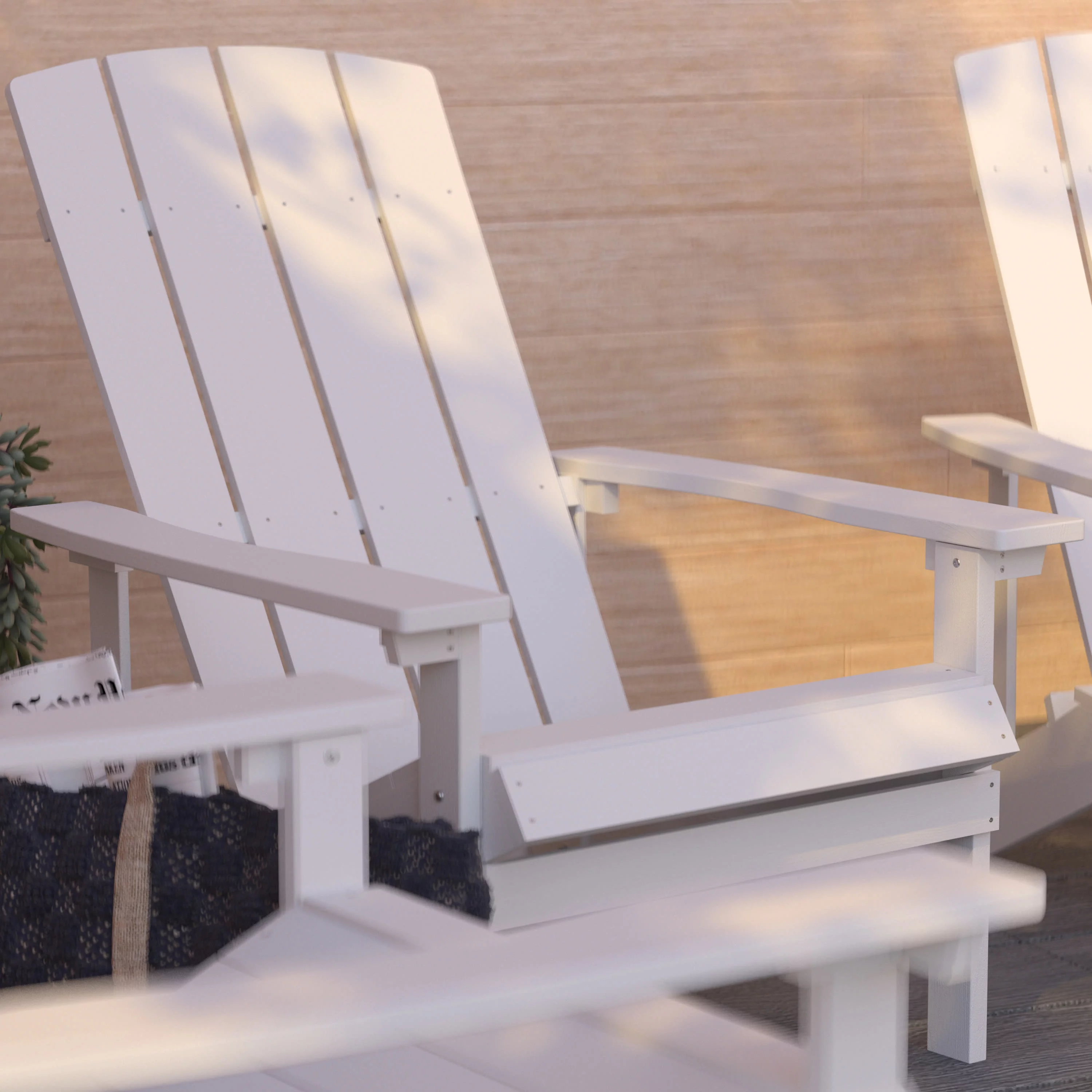 Merrick Lane Set of 4 All-Weather Poly Resin Wood Adirondack Chairs in White