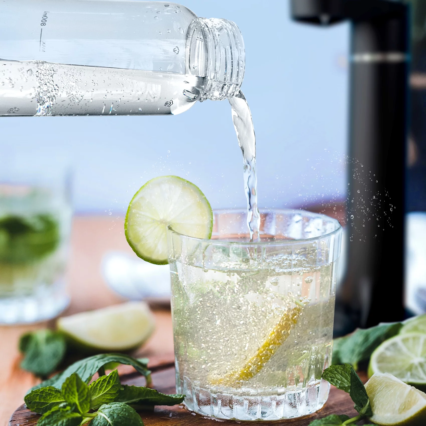 Ultima Cosa Presto Frizzante Soda Maker- Black