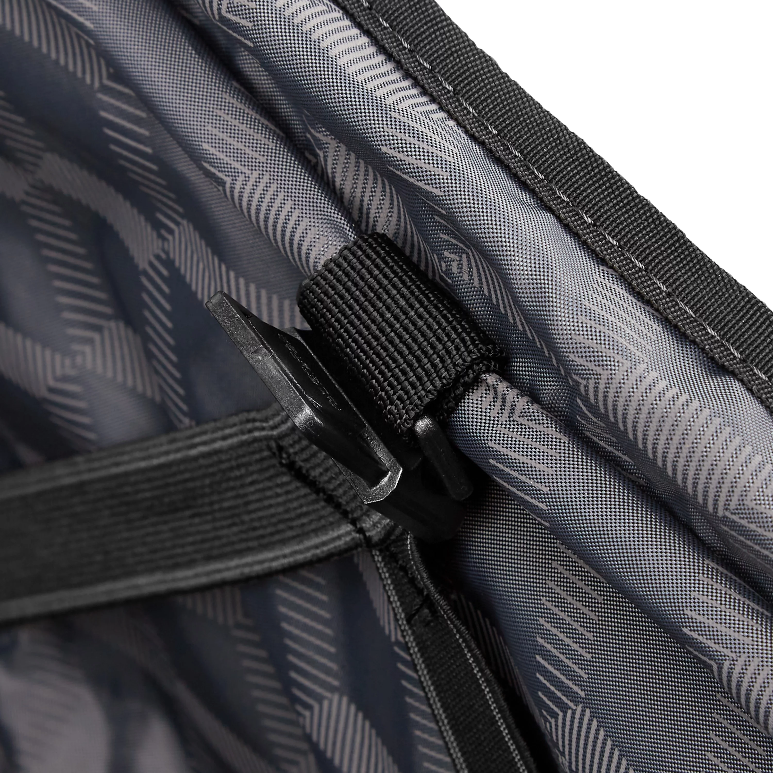 American Tourister Cargo Max 25