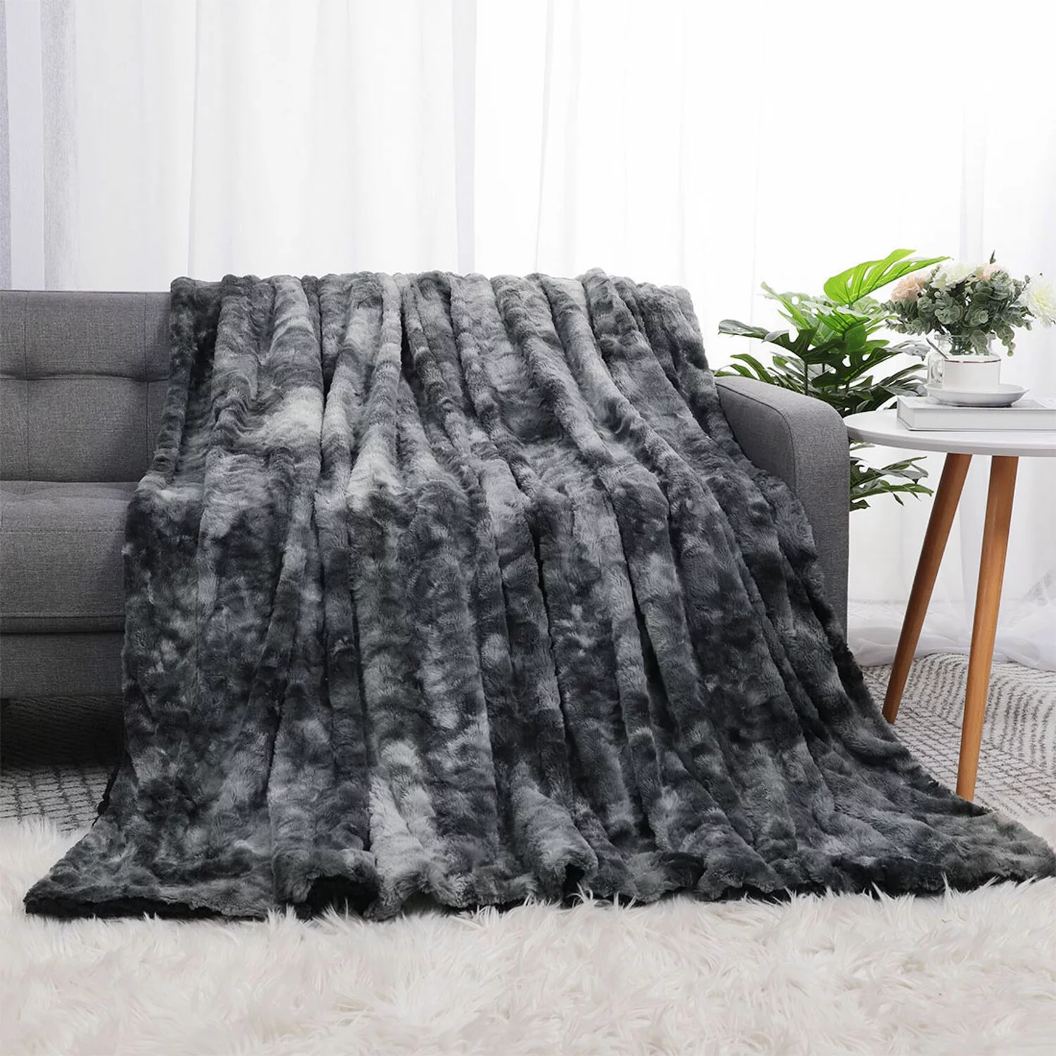 PiccoCasa Luxury Shaggy Faux Fur Throw Blanket for Sofa Couch, Black 50