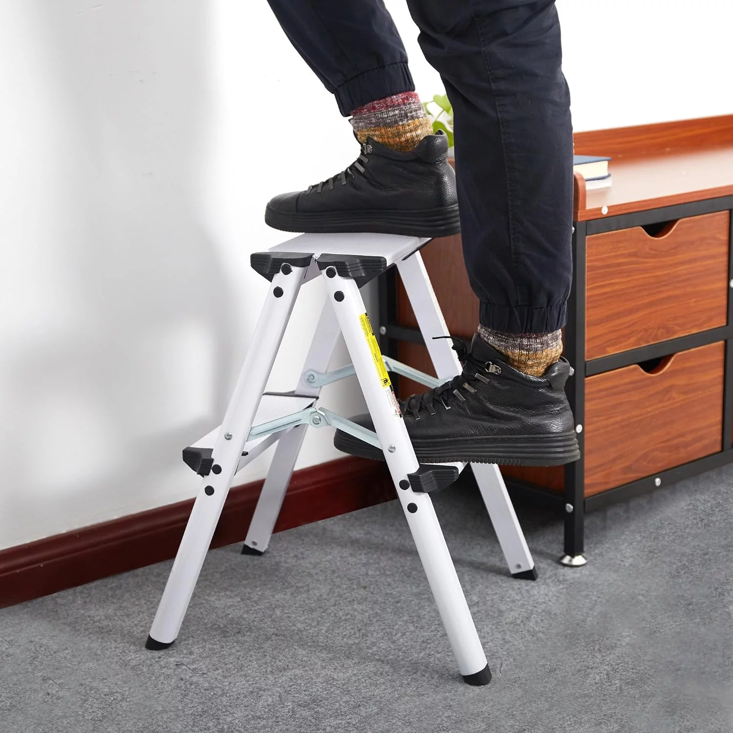Aluminum 2-Step Stool Folding Double Sided Step Ladder Anti-Slip Sturdy And Wide Pedal Ladder Capacity 250 Lbs