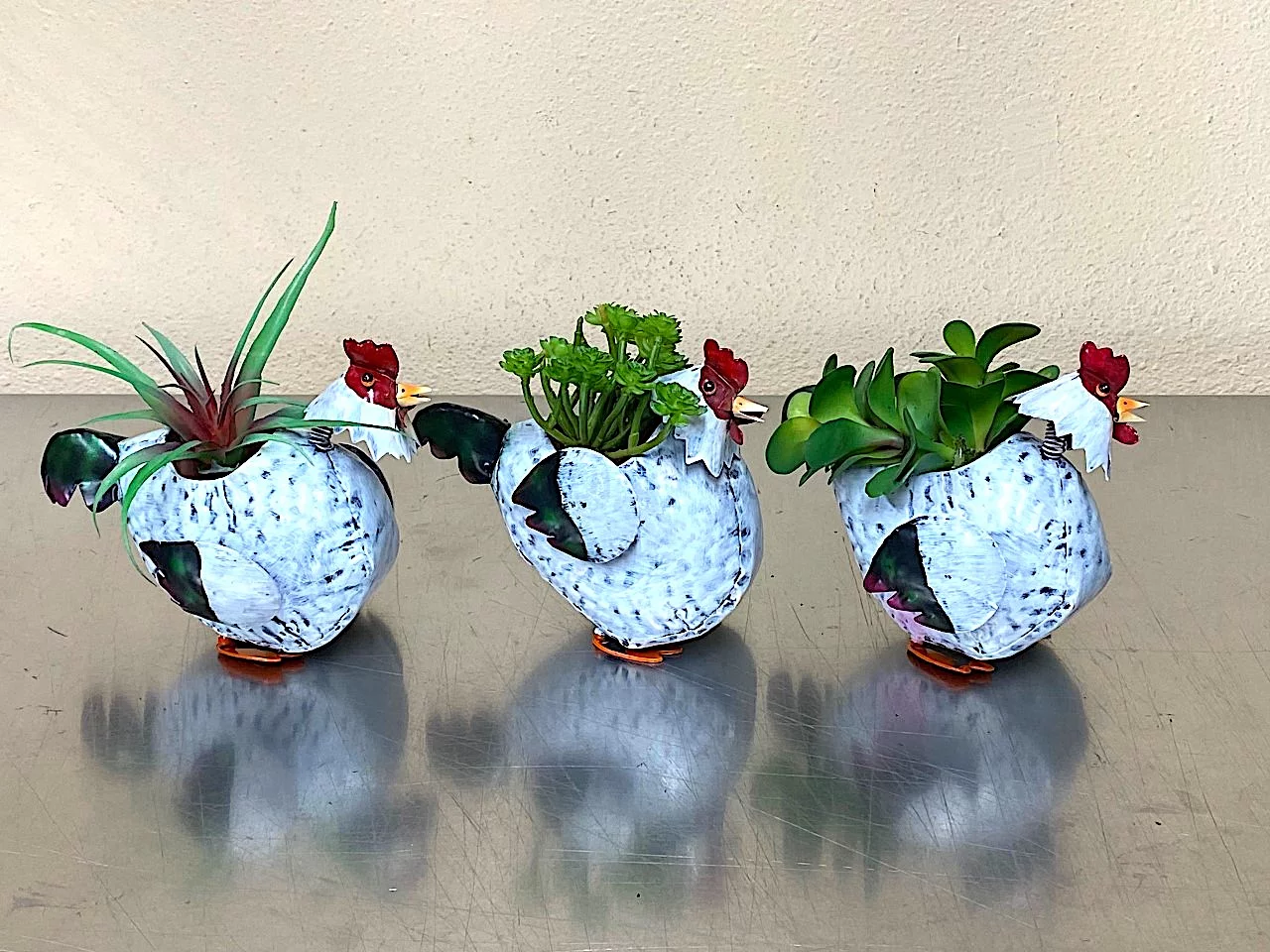 Set of 3 Chicken Planters Small White Metal Rustic Indoor Outdoor Decor Farmhouse Barnyard Inspired 7