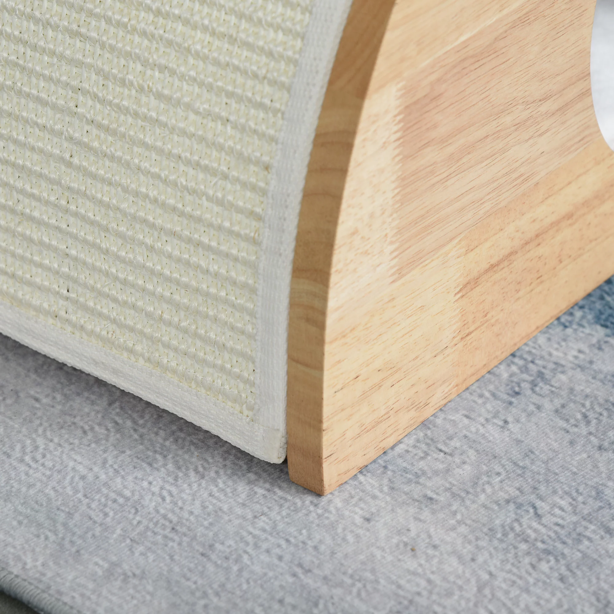 PawHut Wooden Cat House Shelter Bed w/ Sisal Carpet Soft Cushion Natural