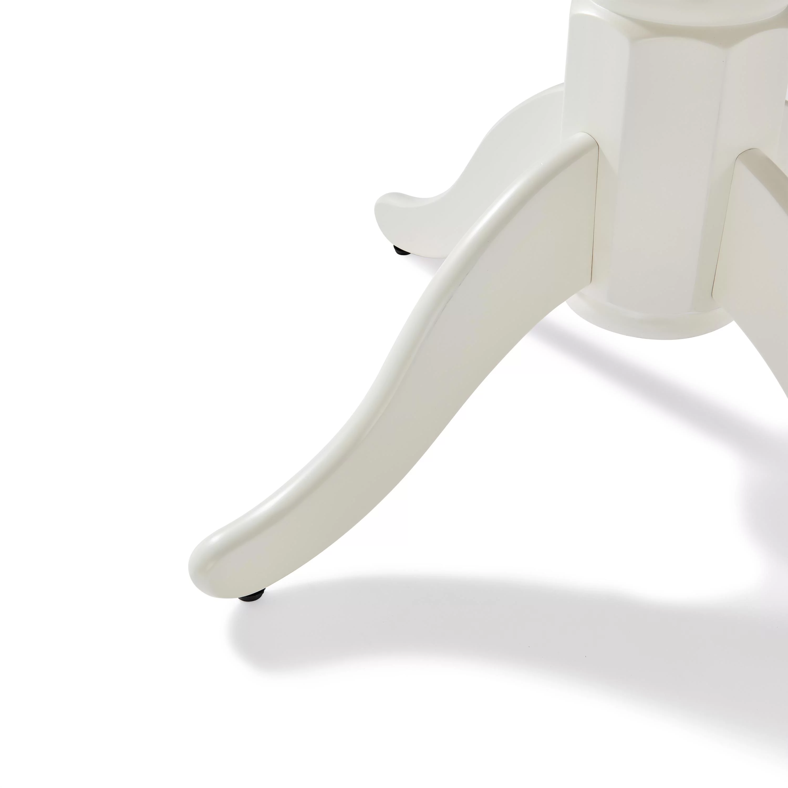 Shelby Round Dining Table