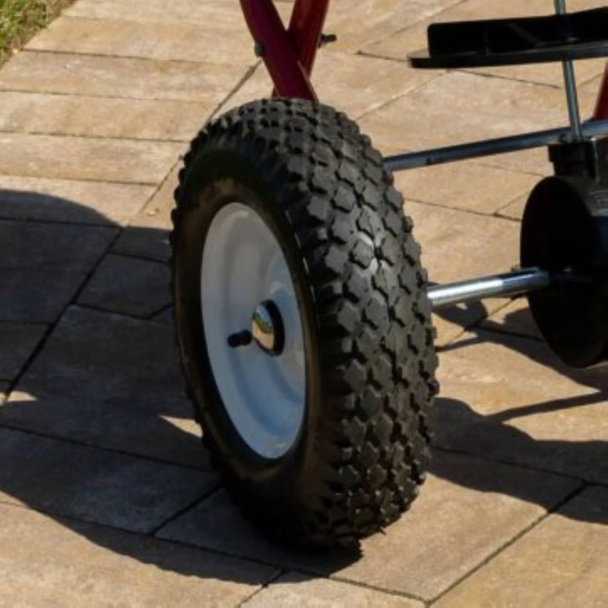 Jonathan Green New American Lawn Deluxe Broadcast Rotary Spreader