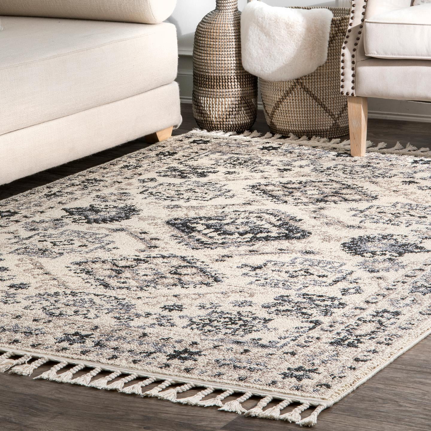 nuLOOM Nadine Persian Tassel Rug Area Rug
