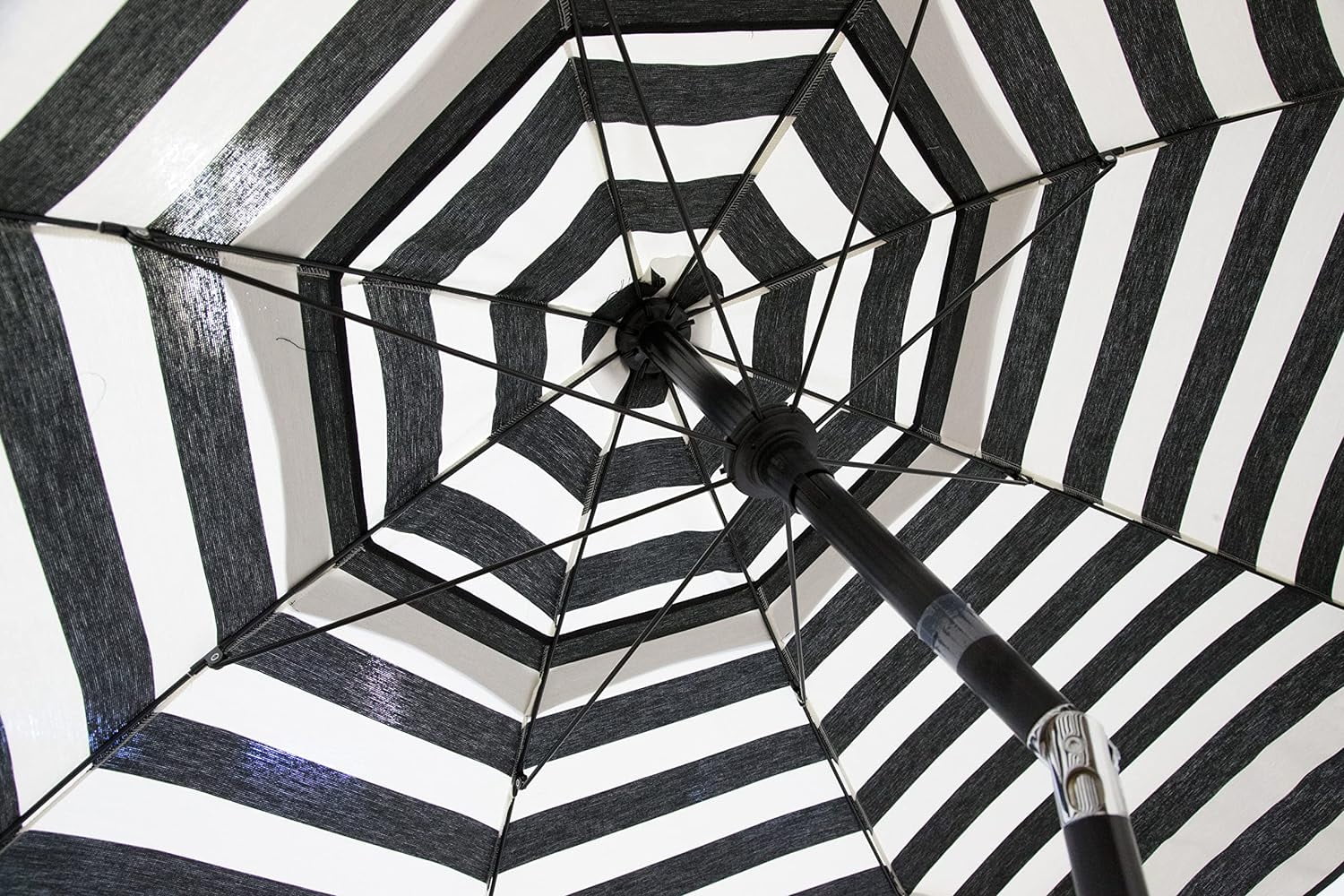 1342 Destinationgear Italian Black And White 6' Striped Beach Pole Umbrella