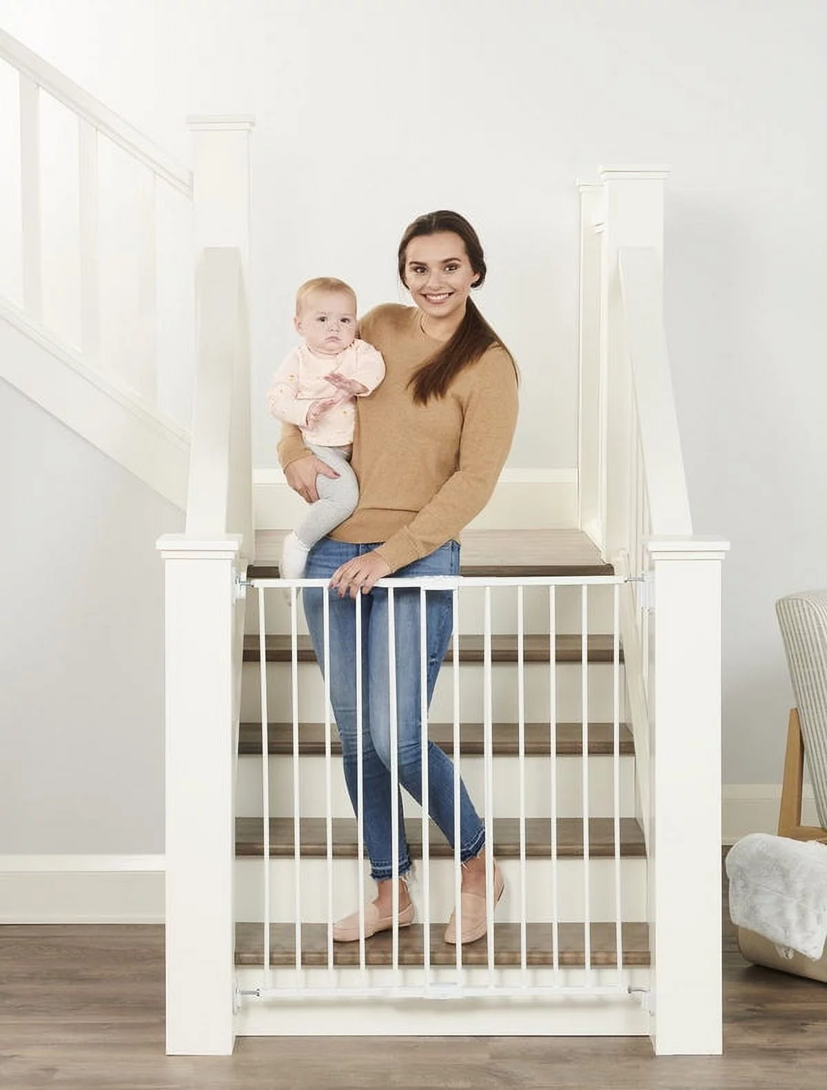 Regalo Extra Tall Top of Stairs Metal Safety Gate, White, Ages 6 to 24 Months