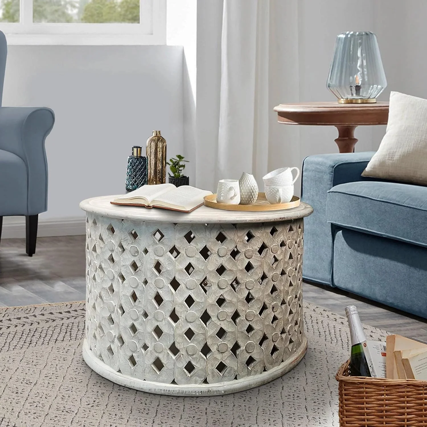 xrboomlife Mango Wood Farmhouse Round Coffee Table with Intricate  Cut-Out Base