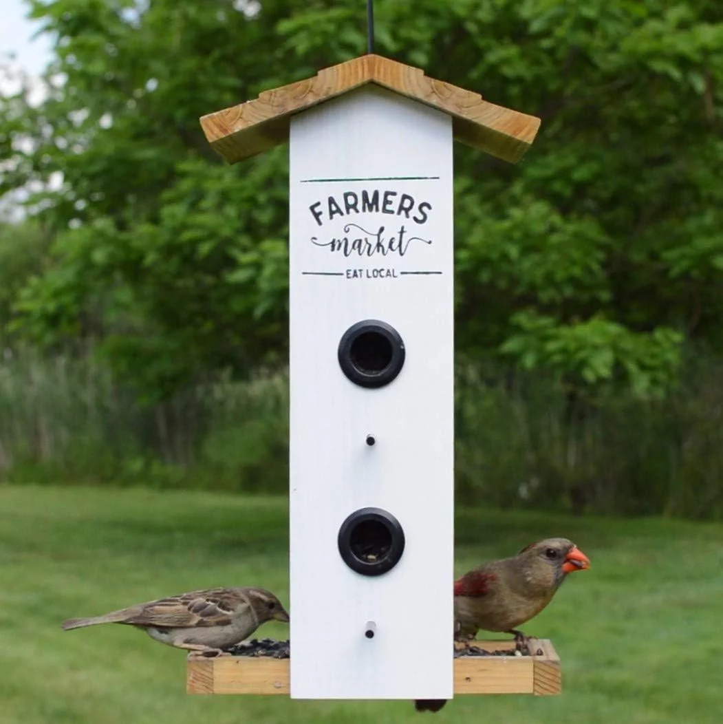 Farmhouse Vertical Feeder, White