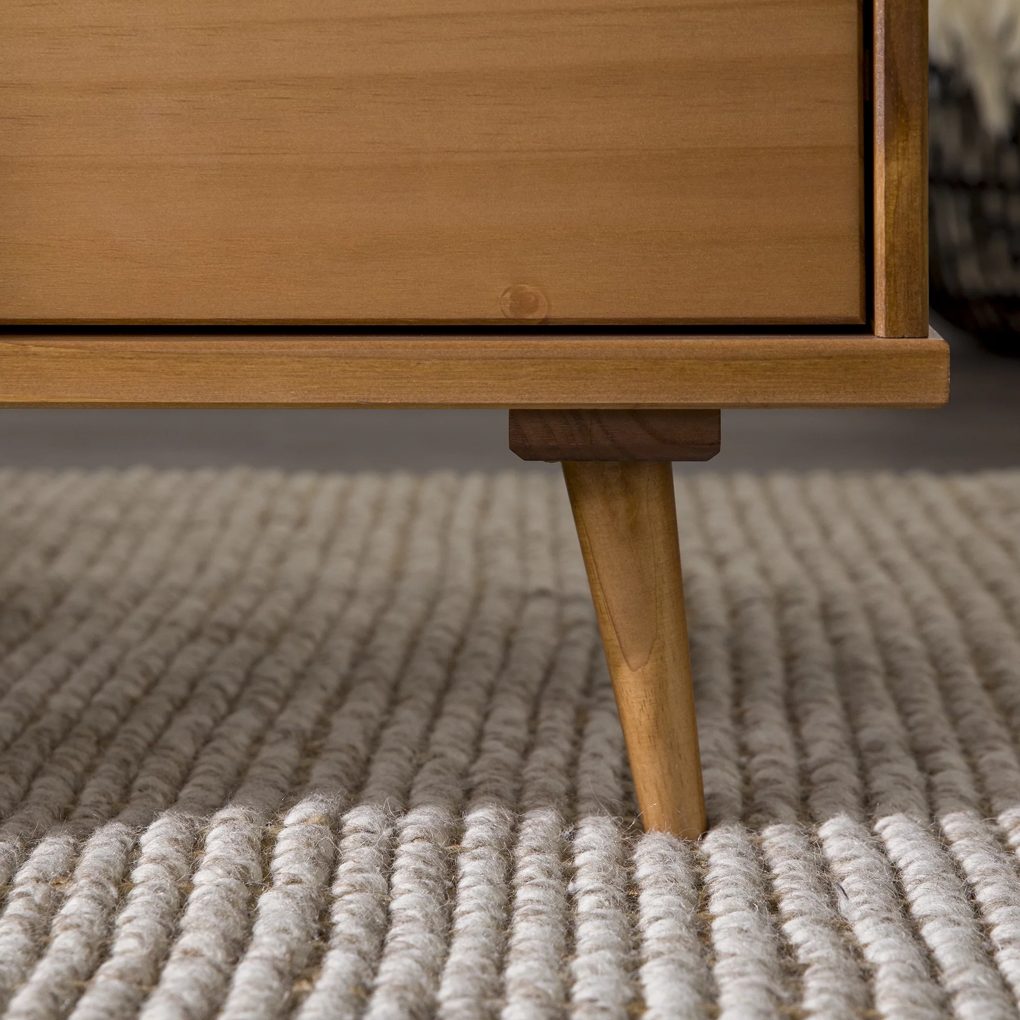 Walker Edison 24” Mid-Century Modern Groove Handle 1-Drawer Side Table, Caramel