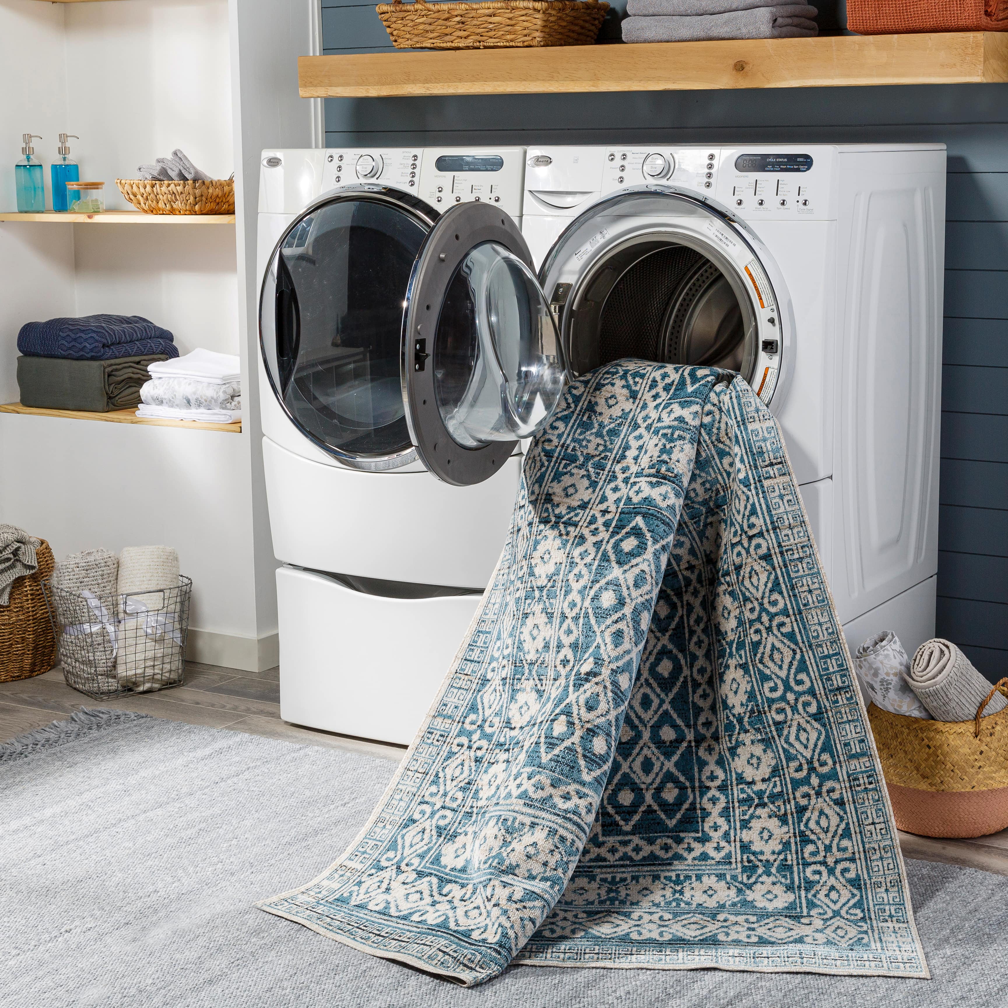 Mark&Day Washable Area Rugs, 5x7 St Leon Global Sky Blue Area Rug (5'3