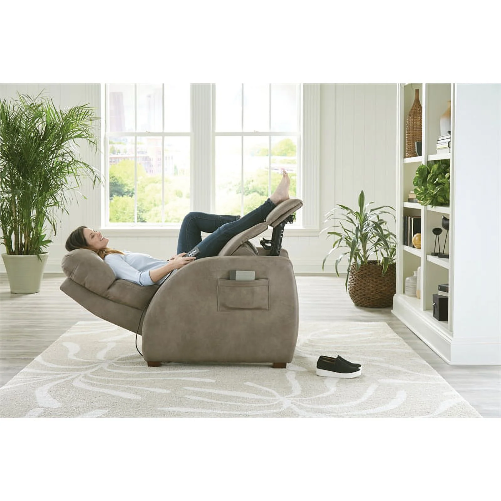 Catnapper Unwind Power Zero Gravity Recliner in Taupe Polyester Fabric