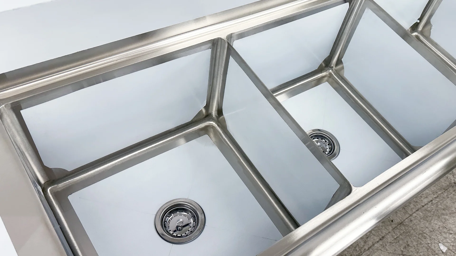 90 in. Commercial Restaurant Kitchen 3 Compartment Stainless Steel Sink with Two Drain Board