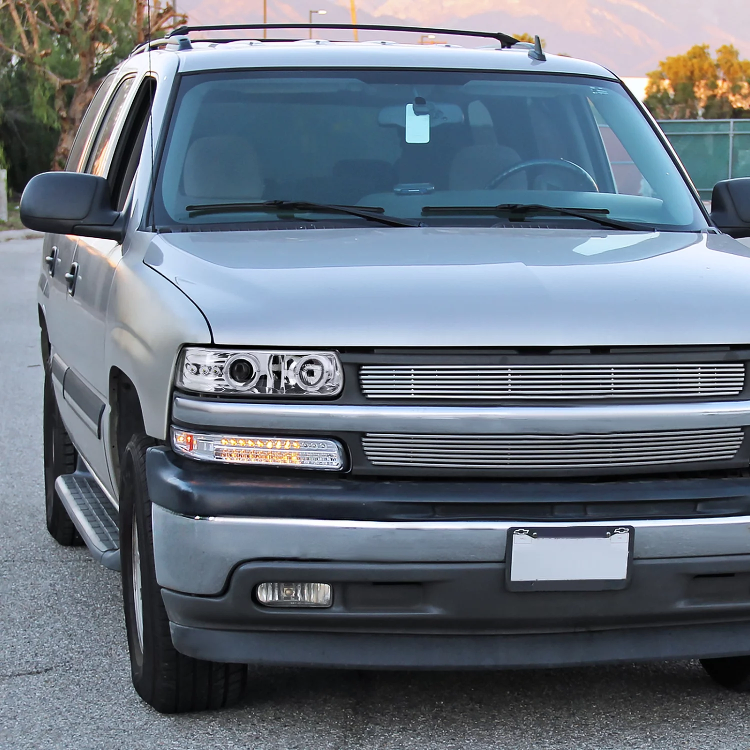 Spec-D Tuning Dual Halo Rim Chrome Housing Clear Lens Projector LED Headlights Compatible with 1999-2002 Chevy Silverado, 2000-2006 Chevy Suburban/Tahoe, Left + Right Pair Headlamps Assembly