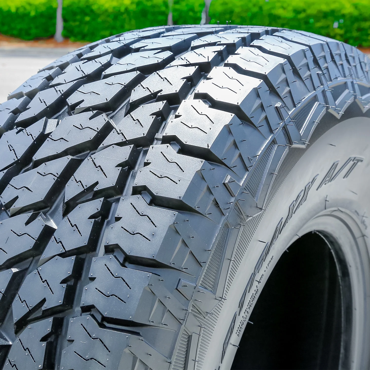 Landspider Wildtraxx A/T 265/70R16 112T AT All Terrain Tire