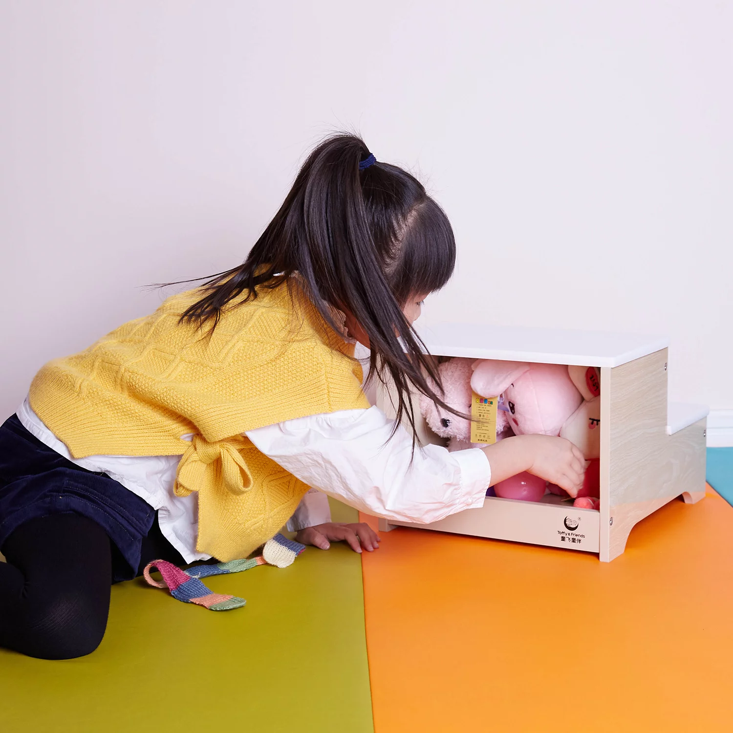 Toffy & Friends Kids Wooden Storage 2-Step Stool (Natural)