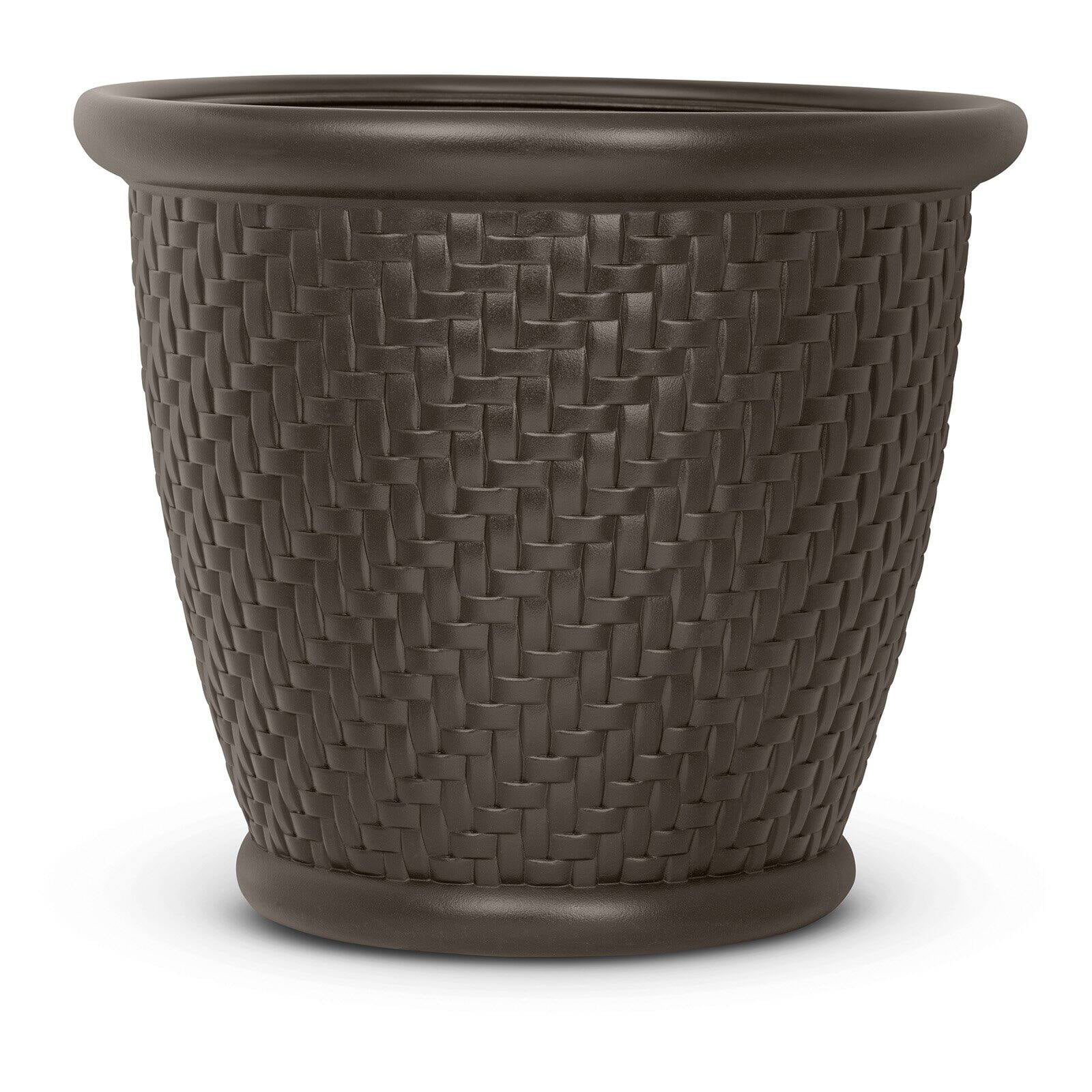 Suncast Herringbone 18 in Round Blow Molded Resin Planter,Java (2-Pack)