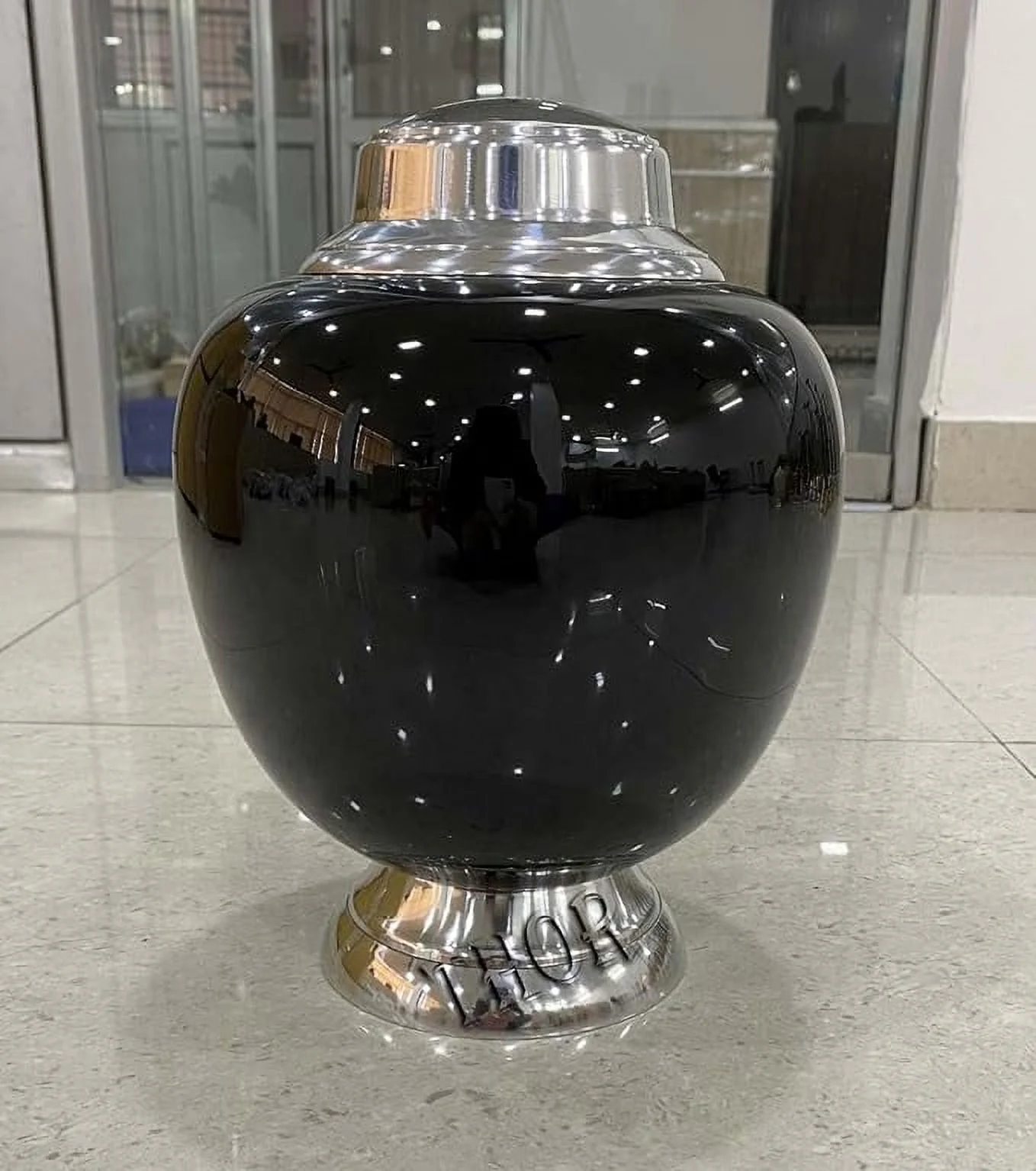 Cremation Urn Black Funeral Urn for Human Ashes Beautiful Hand Made urns for Cemetery Burial Ashes Adult Female Large Funeral Ashes Urns