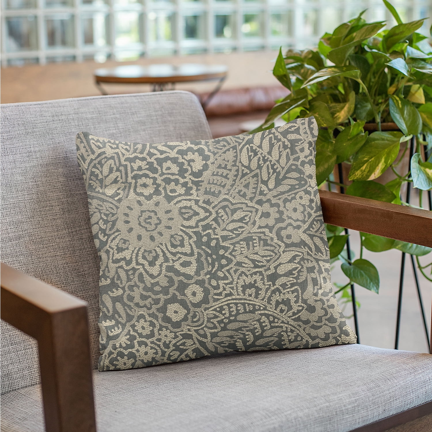 Plutus Blue Gardens Paisley Luxury Throw Pillow