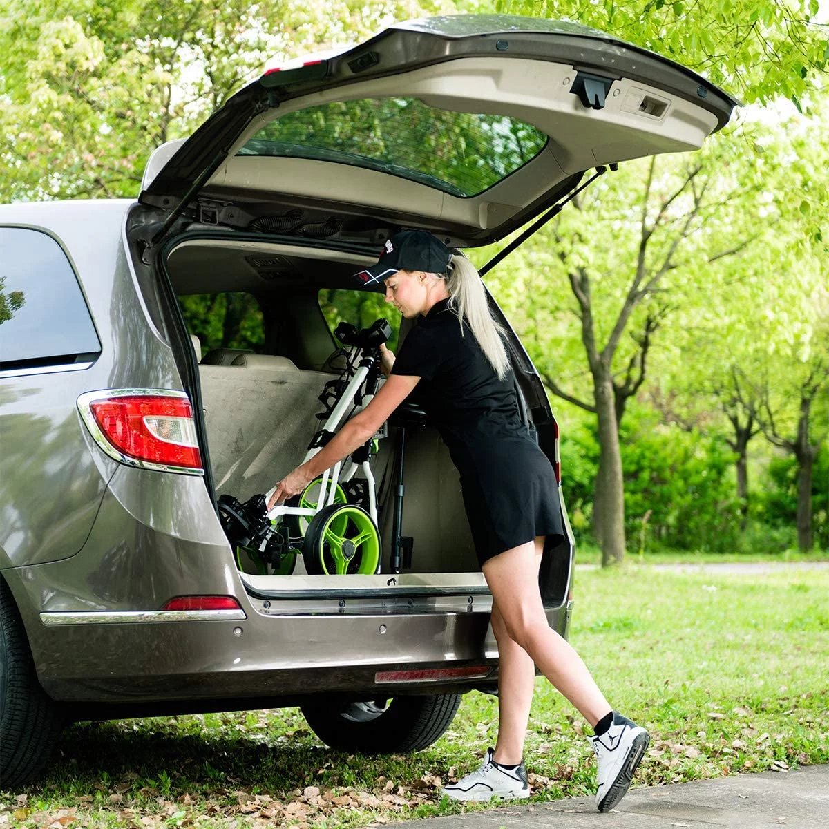 Golf Push Pull Cart with Seat, Lightweight Foldable Collapsible 3 Wheels Golf Push Cart, Golf Trolley with Foot Brake, Adjustable Umbrella Holder & Seat, 4 Height Position Handle