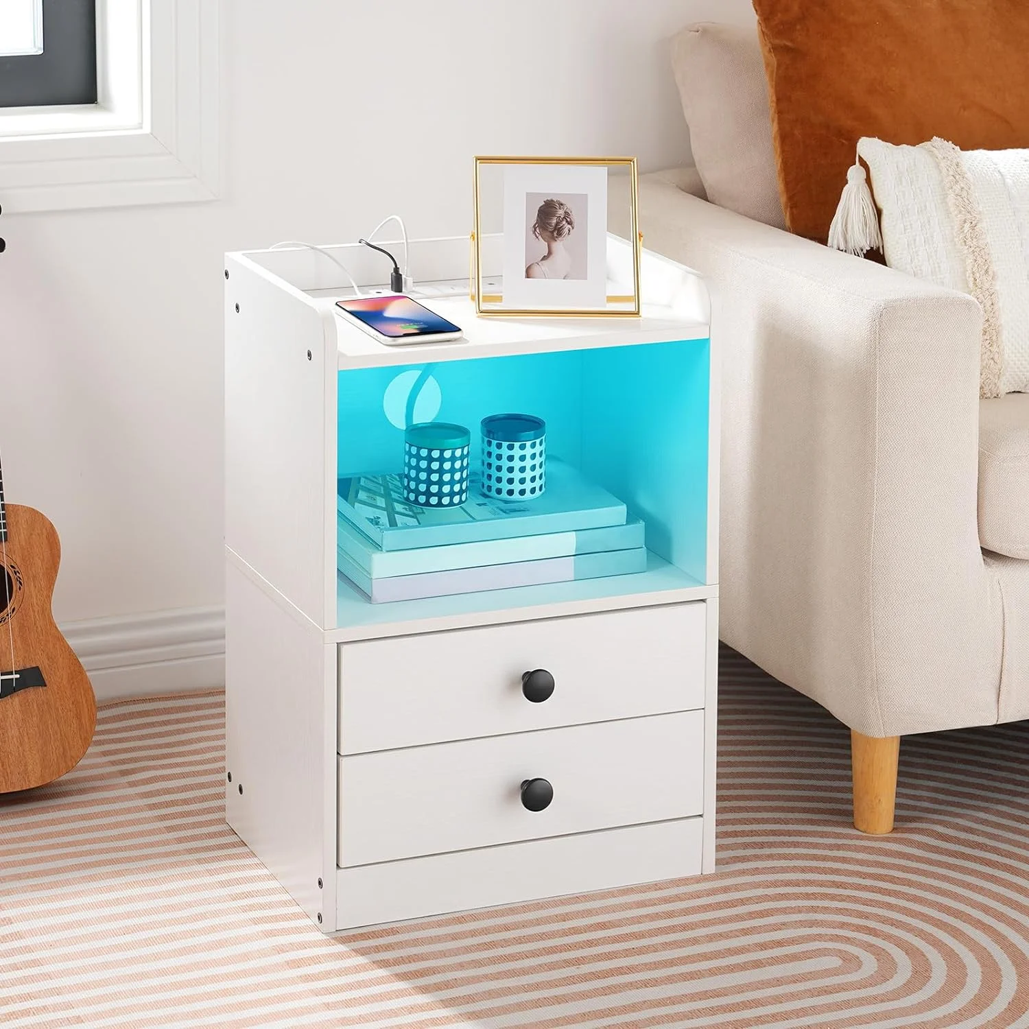 HOOBRO Set of 2 Nightstand with Charging Station and LED Light Strip Side Table with 2 Drawers Bedroom Cloakroom White WT28UDBZP201