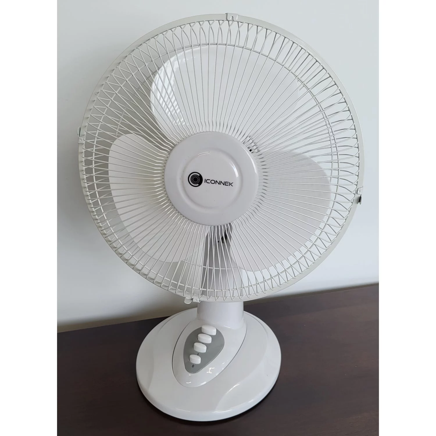 Iconnek - Desk Fan with 3 Speeds, Oscillation and Adjustable Tilt, 12 '', White