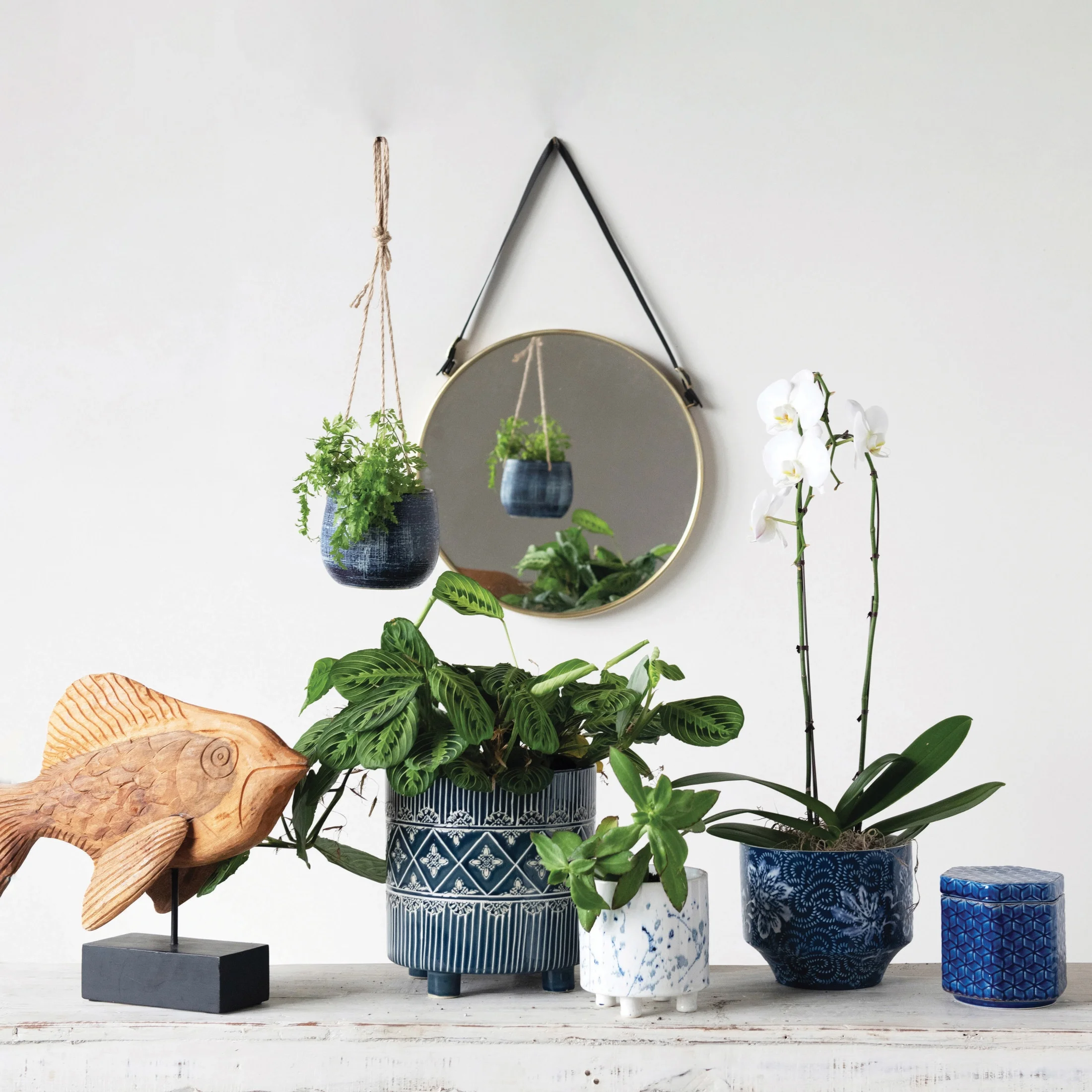 Creative Co-Op Round Hanging Stoneware Planter with Line Patterns and Jute Rope, Blue and Natural