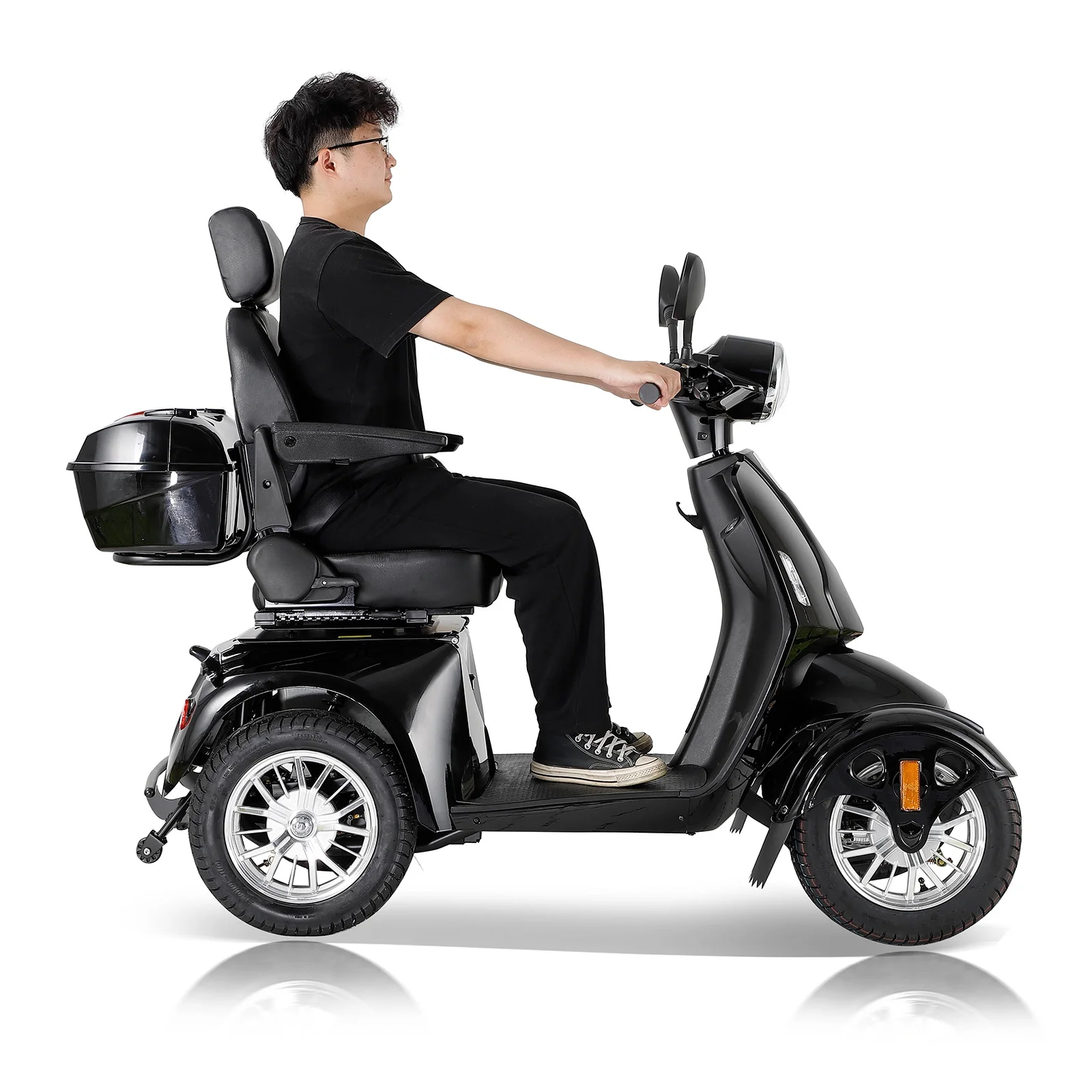 Premium 800W Mobility Scooter for Adults and Seniors - 366.0 - Experience freedom and safety in style!