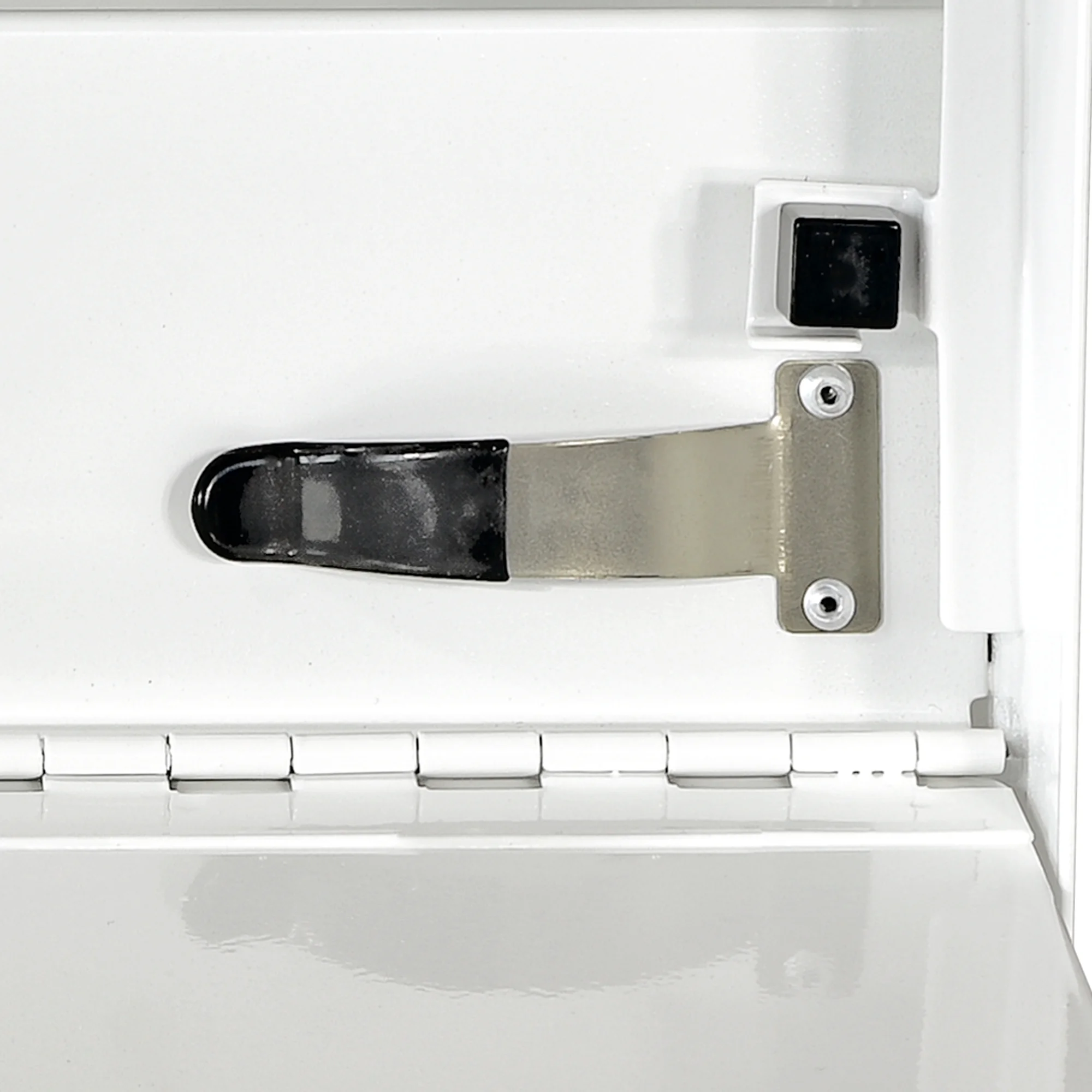 Mail Boss Metro Locking Security Mailbox, Alpine White