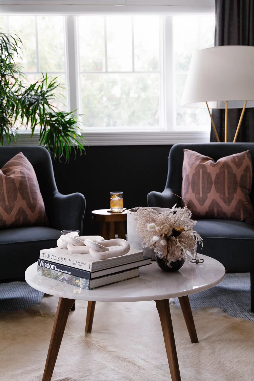 SAFAVIEH Syrio Round Marble Coffee Table, Marble/Walnut