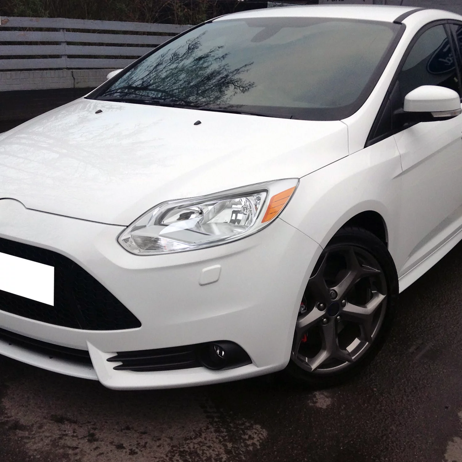 Spec-D Tuning Chrome Housing Clear Lens Headlights Compatible with 2012-2015 Ford Focus L+R Pair Head Light Lamp Assembly