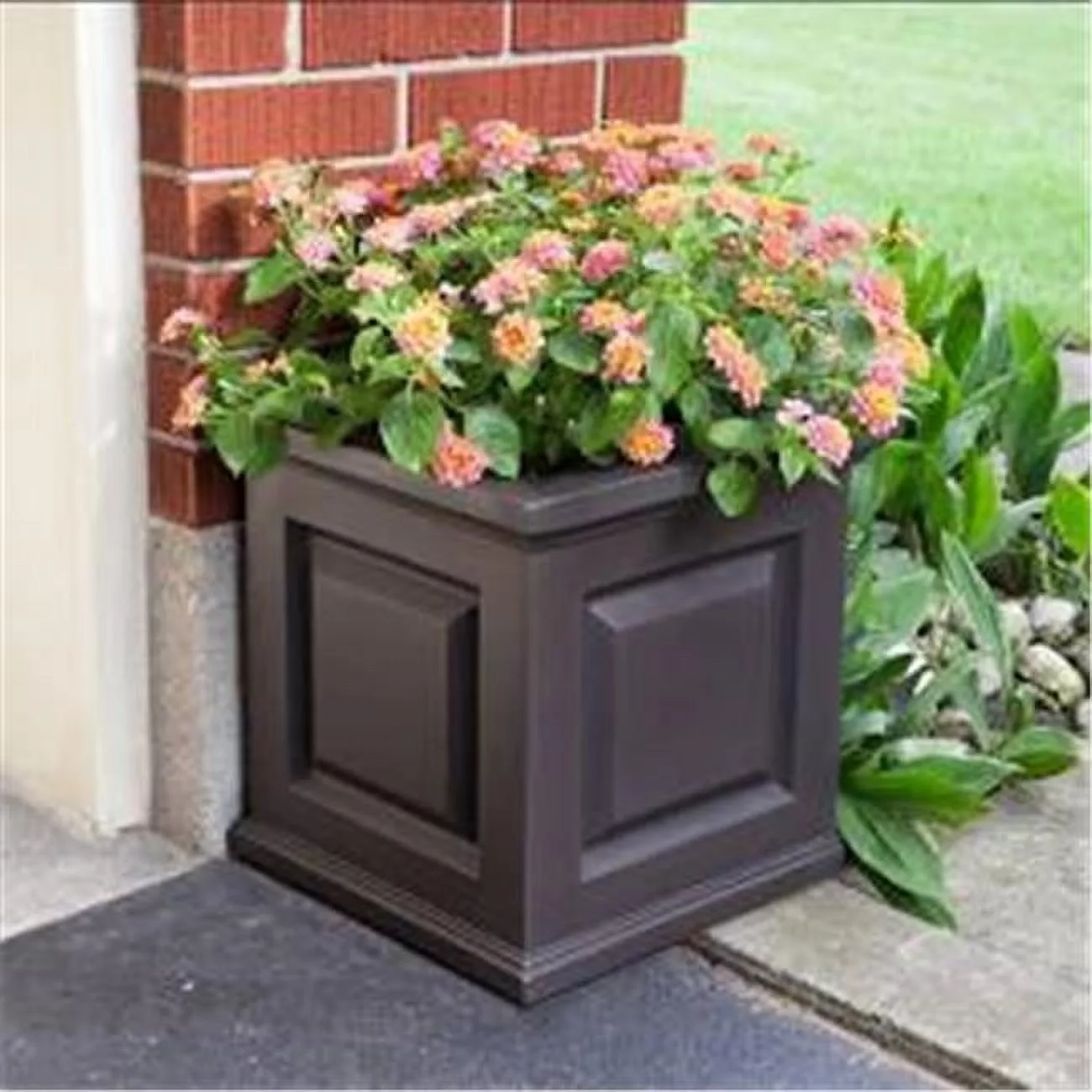Mayne  Nantucket Planter - Espresso 16 x 16 in.