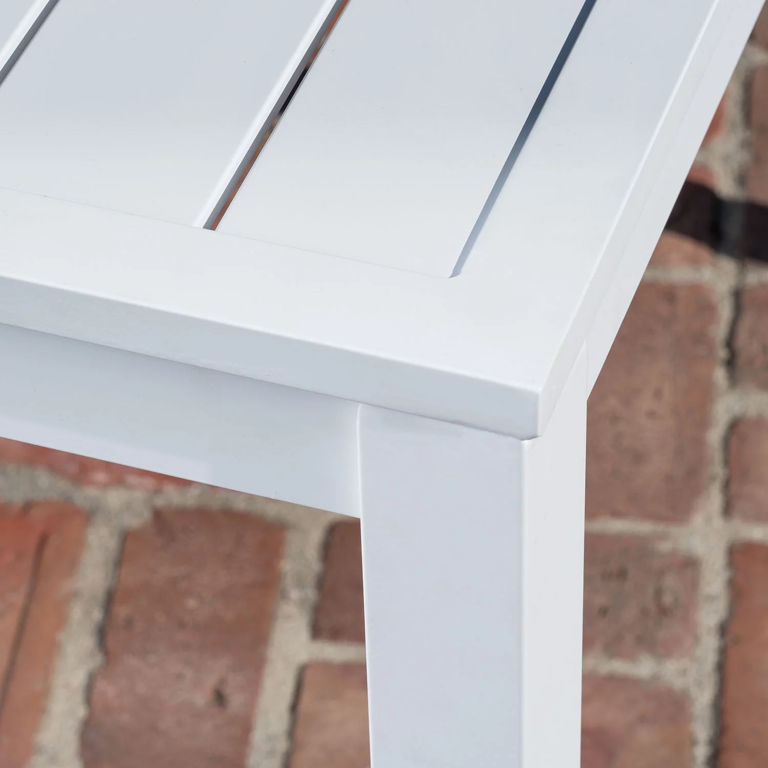 Hanover Del Mar 5-Piece Outdoor Dining Set with 4 Sling Arm Chairs and a 38