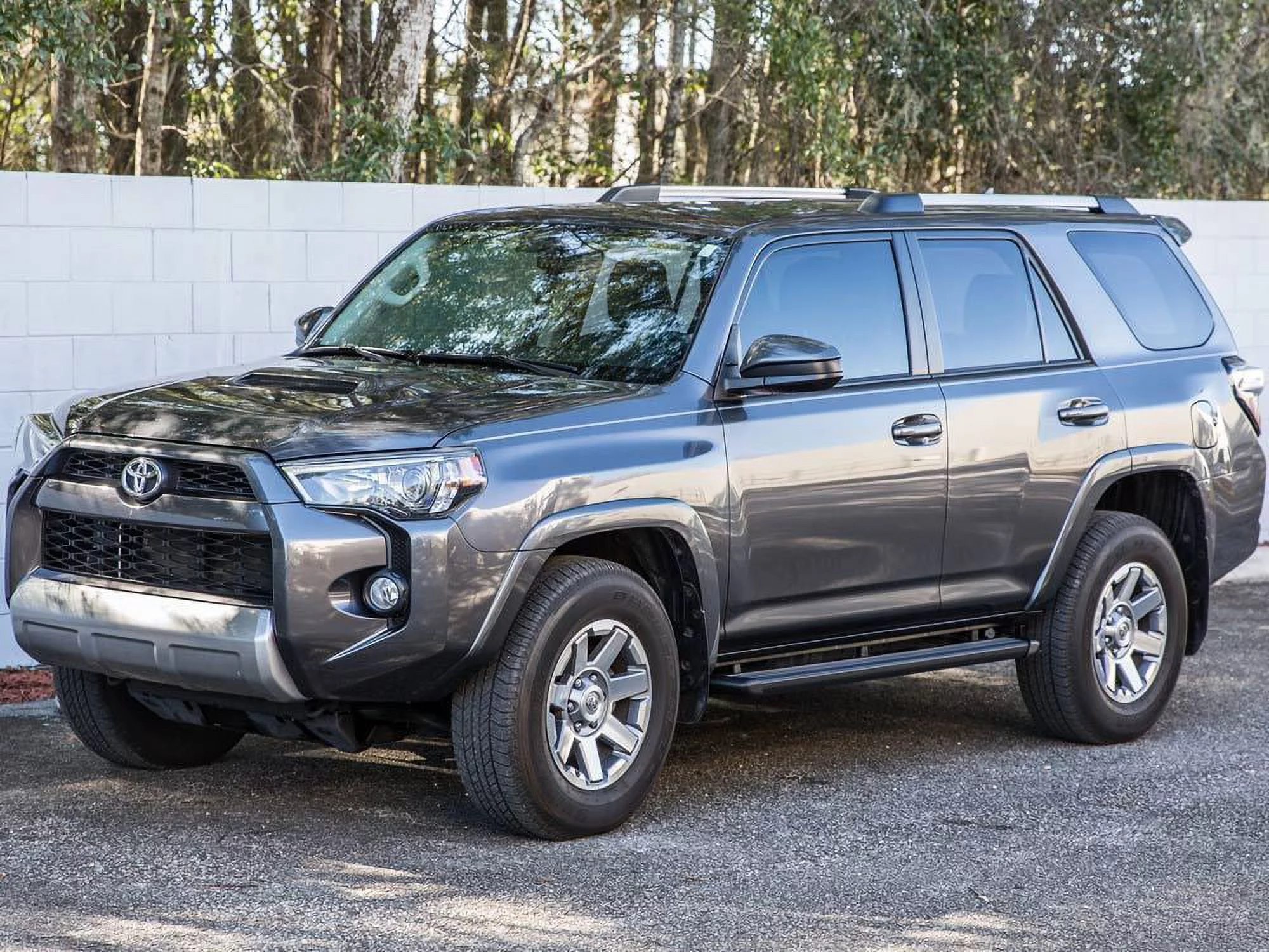 Ionic by RealTruck 61 Series Black Running Boards Compatible with 2015-2017 Chevrolet Tahoe GMC Yukon