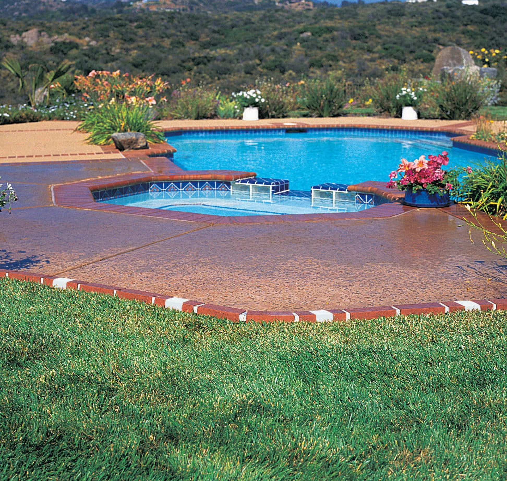 Argee Corp  Lets Edge It Plastic Brick Edging - with Built-In Solar Lights