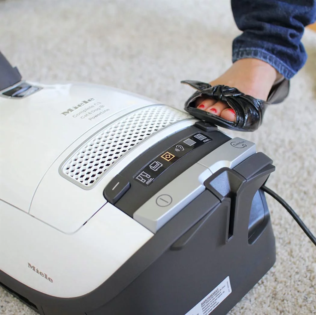 Miele Complete C3 Cat & Dog Powerline Canister Vacuum (Lotus White)