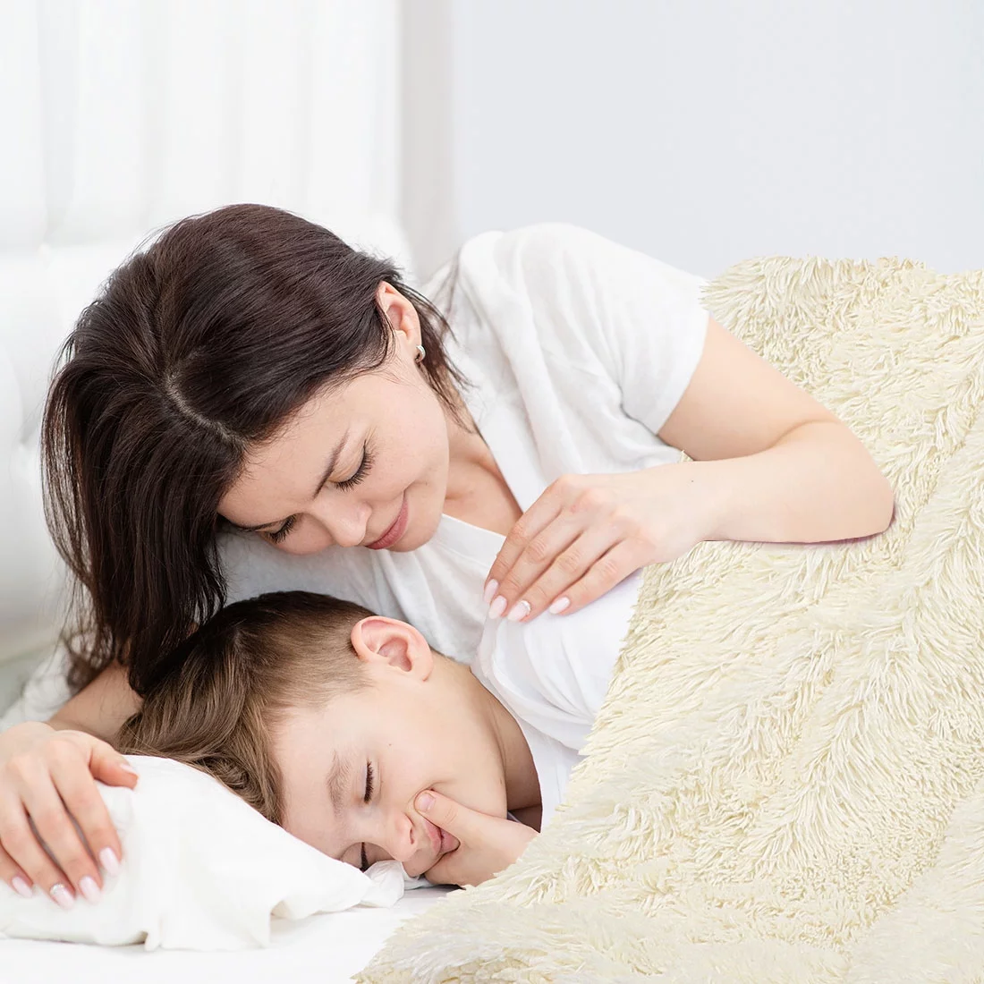 PiccoCasa Luxury Faux Fur Blanket Soft Plush Fluffy Shaggy Sherpa Blanket, Cream Color Queen (90