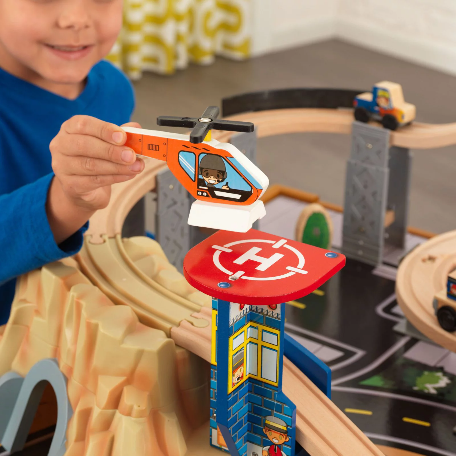 Metropolis Train and Table Set