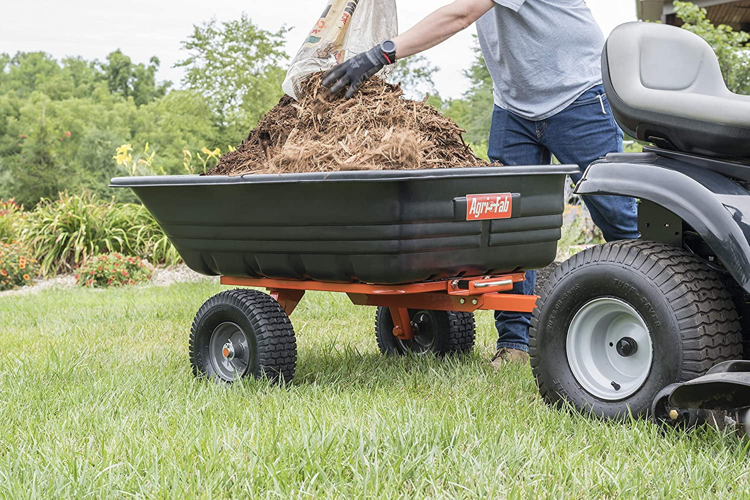 Agri-Fab, Inc  Agri-Fab Poly Swiveling/Dump Cart, 500lb