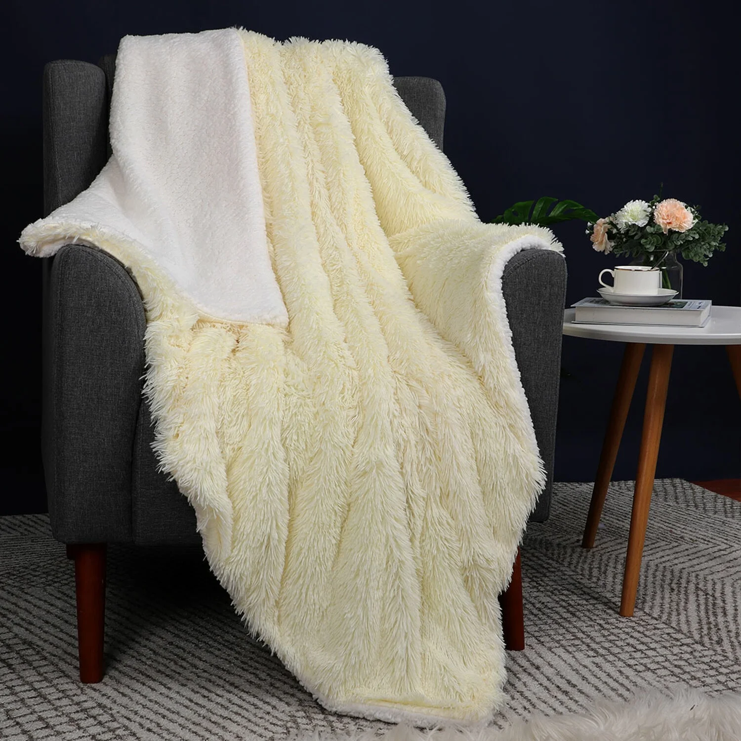PiccoCasa Faux Fur Blanket Soft Warm Reversible Shaggy Sherpa, Beige Queen/90