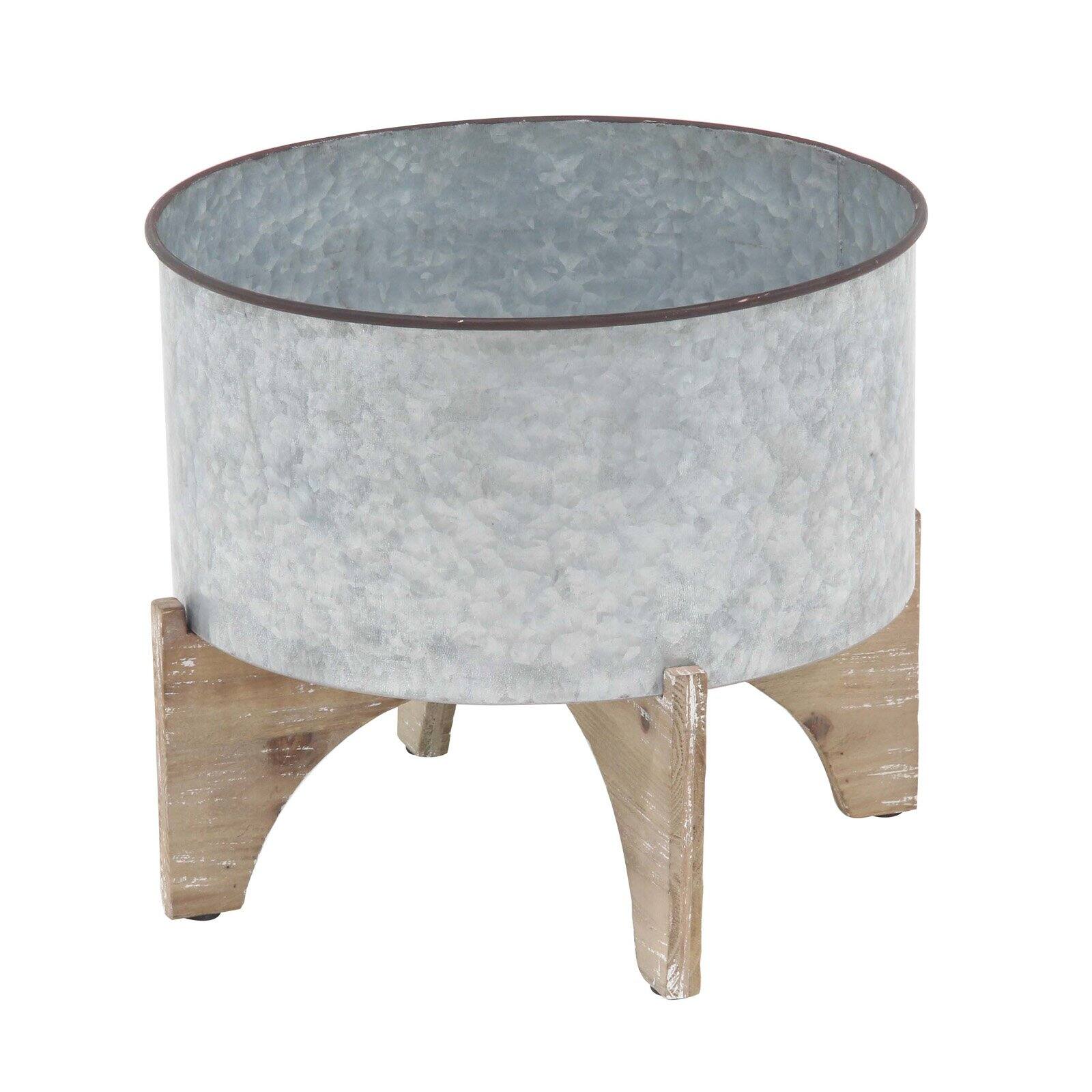 Decmode Set of 3 Farmhouse Round Iron Planters With Wooden Stands, Gray