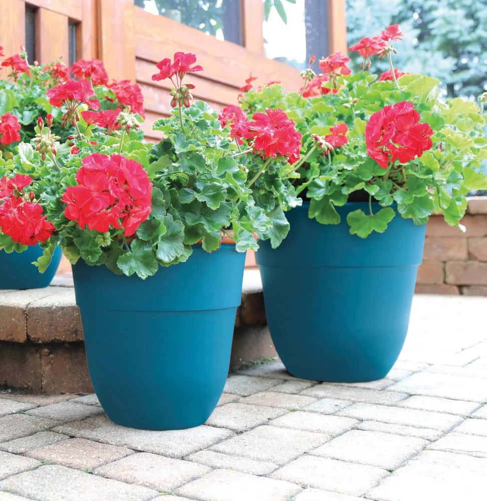 Suncast 10-Inch Indoor/Outdoor Resin Flower Planter, Aruba Blue