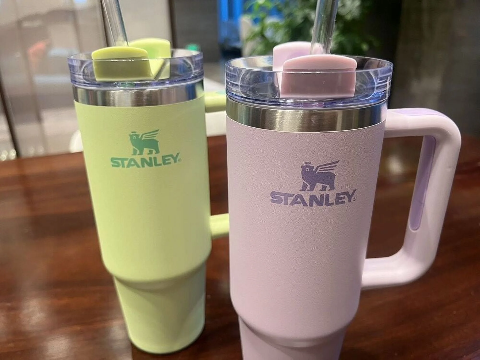 NEW St-an-ley 40 oz Quencher H2.0 FlowState Tumbler