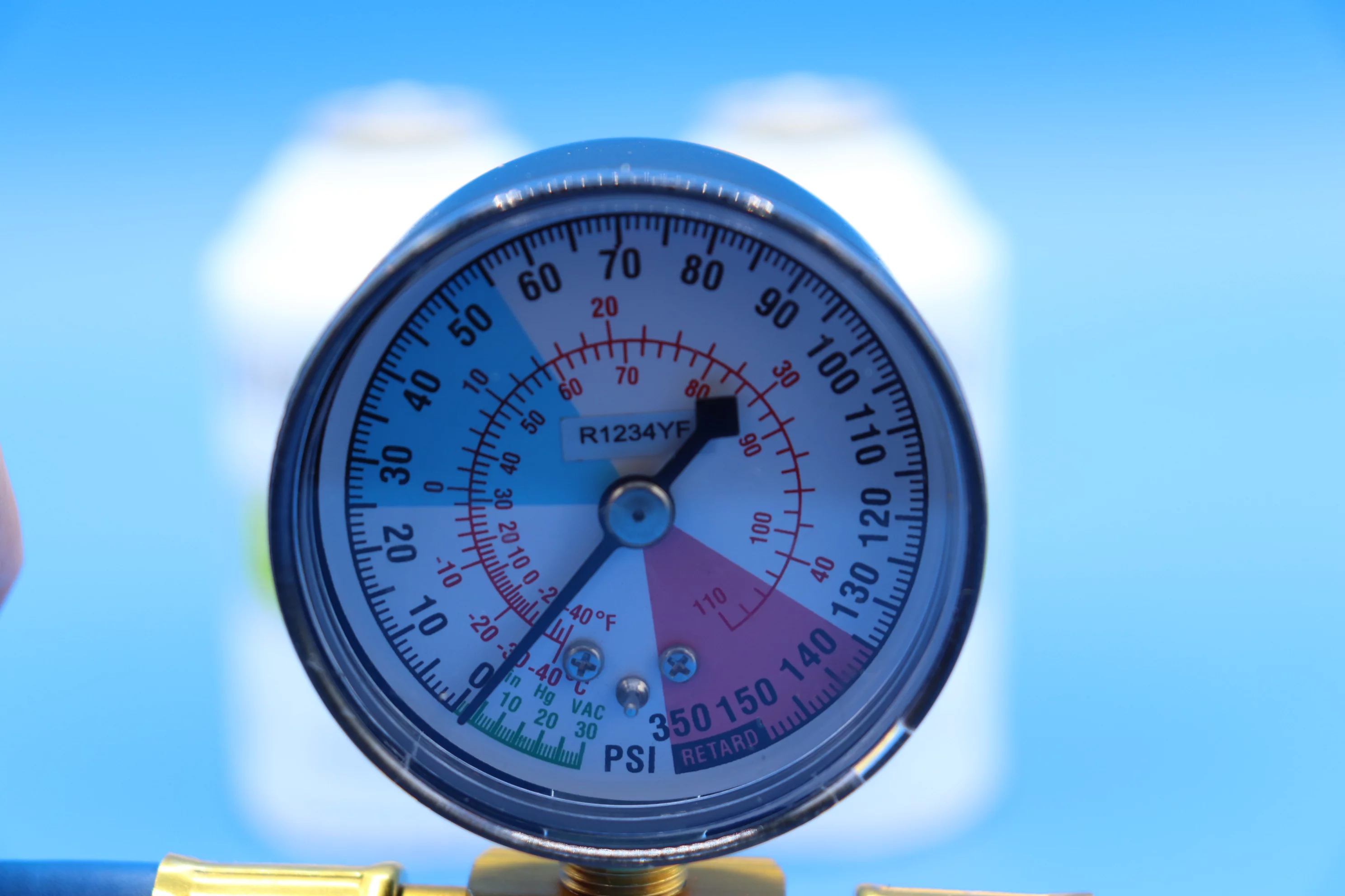 Envirosafe R1234yf Dye Charge, 2 Cans and a Universal Gauge, R-1234yf dye