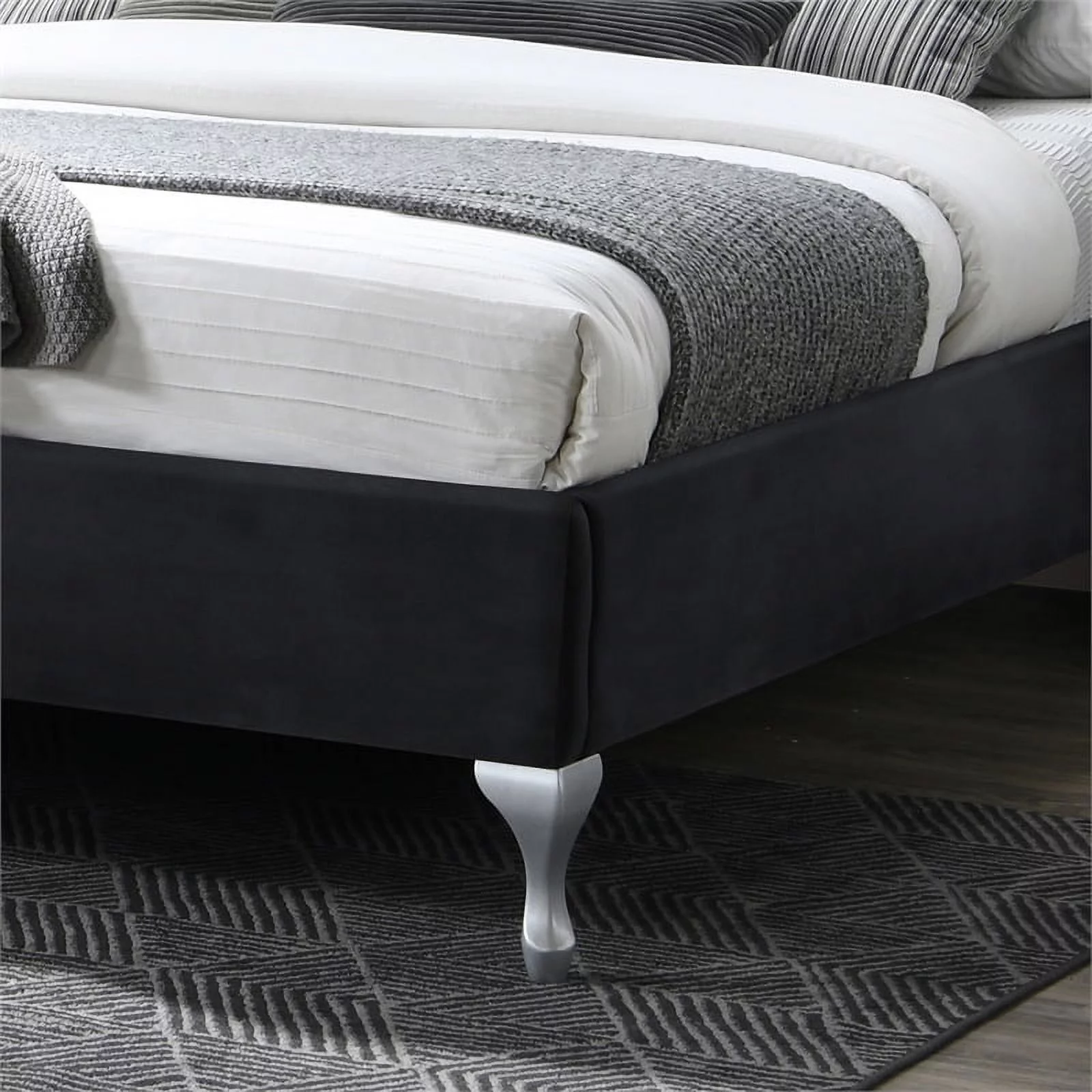 Home Square 2-Piece Set with Full Bed and 5-Drawer Chest Dresser in Black