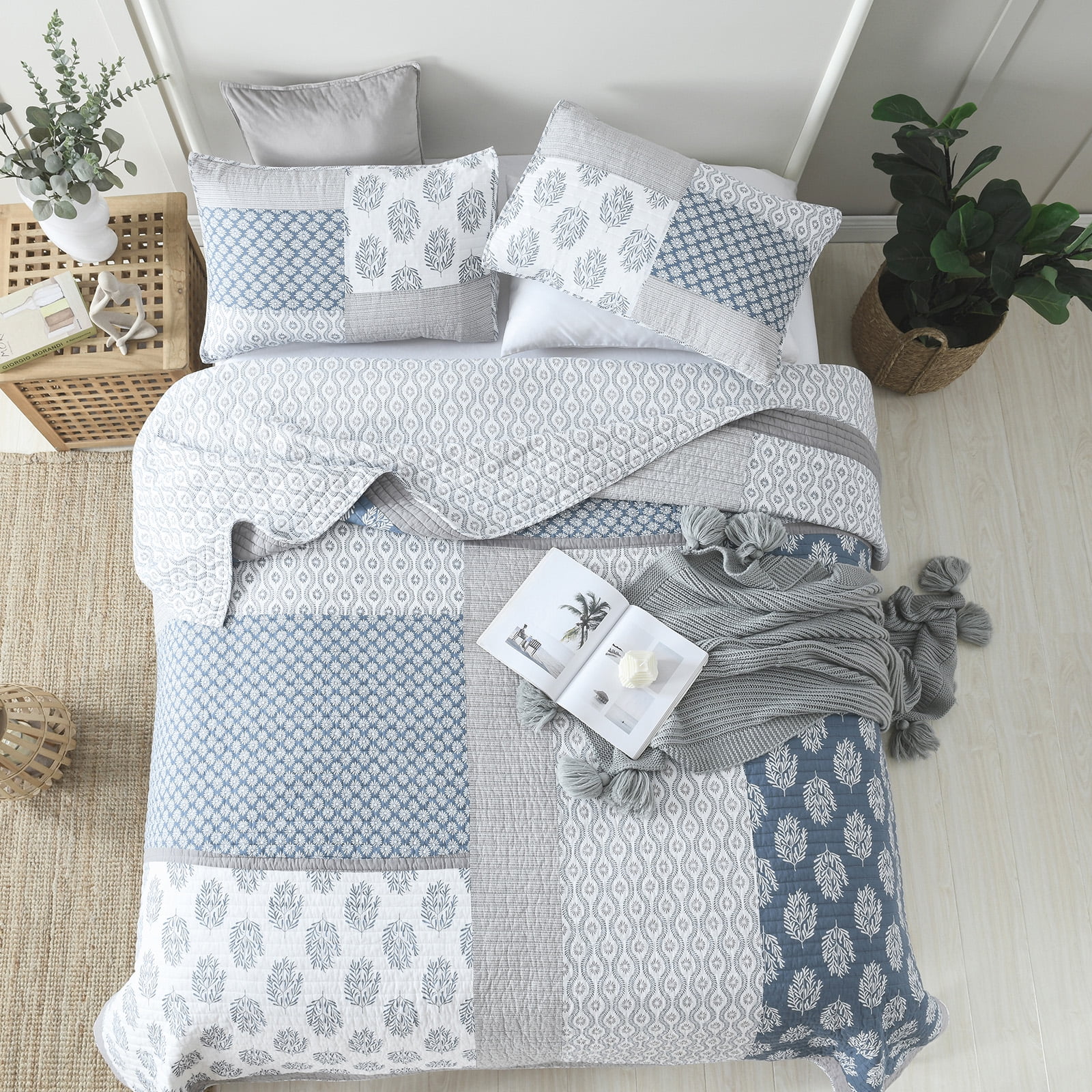 SahSahCasa Quilt Set Queen Size - 100% Cotton Lightweight Queen Quilt, Patchwork Farmhouse Floral Queen Comforter Quilted Bedspread, Blue Grey White Reversible Quilt Bedding Set All Season, 3 Pieces